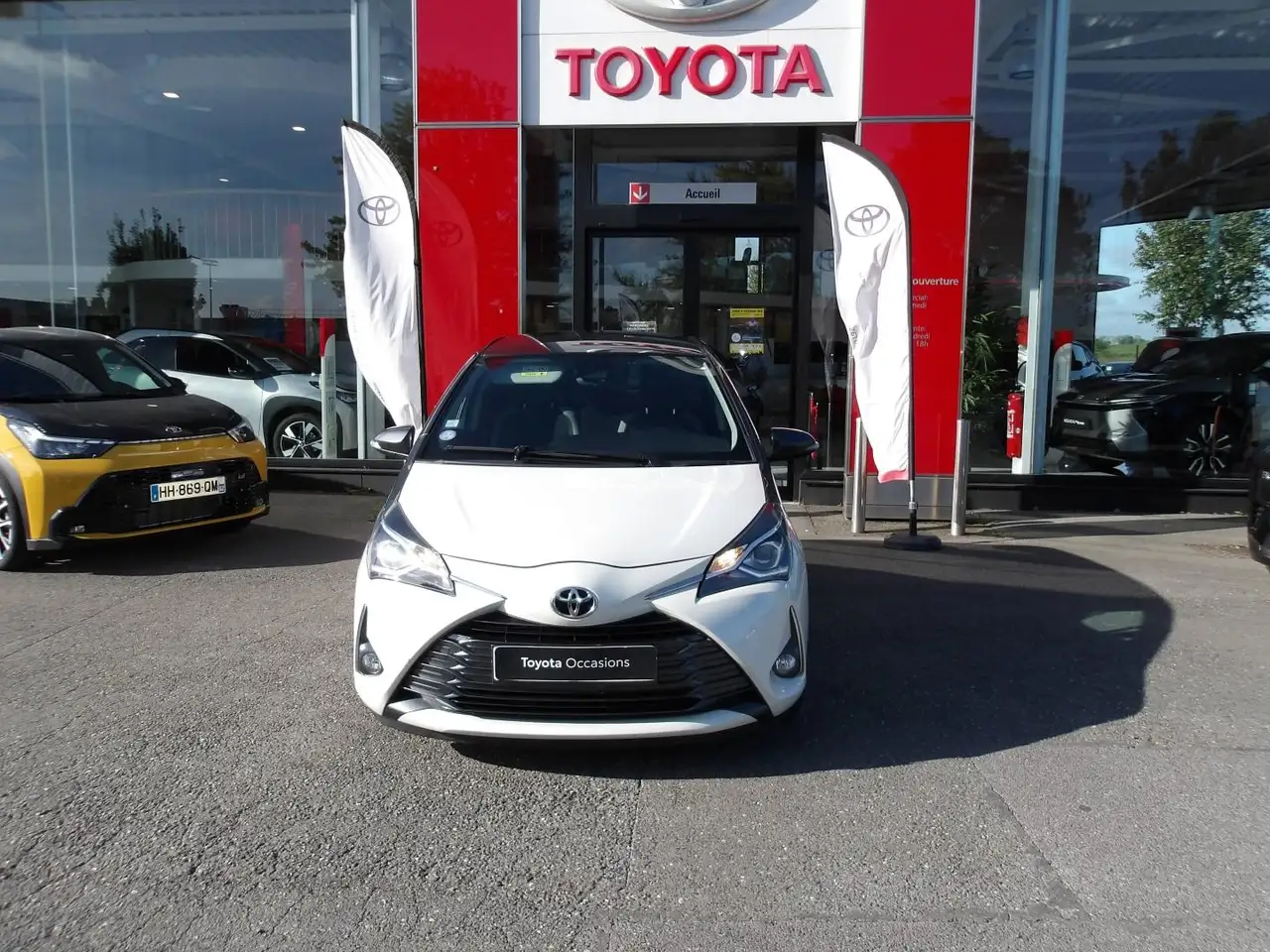 Toyota Yaris Yaris — photo 2