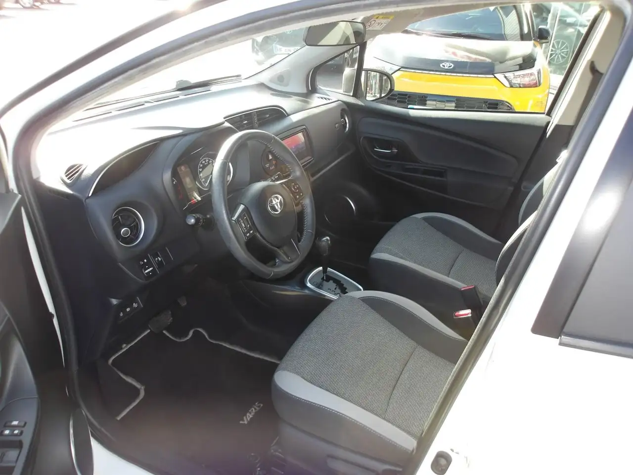 Toyota Yaris Yaris — photo 4