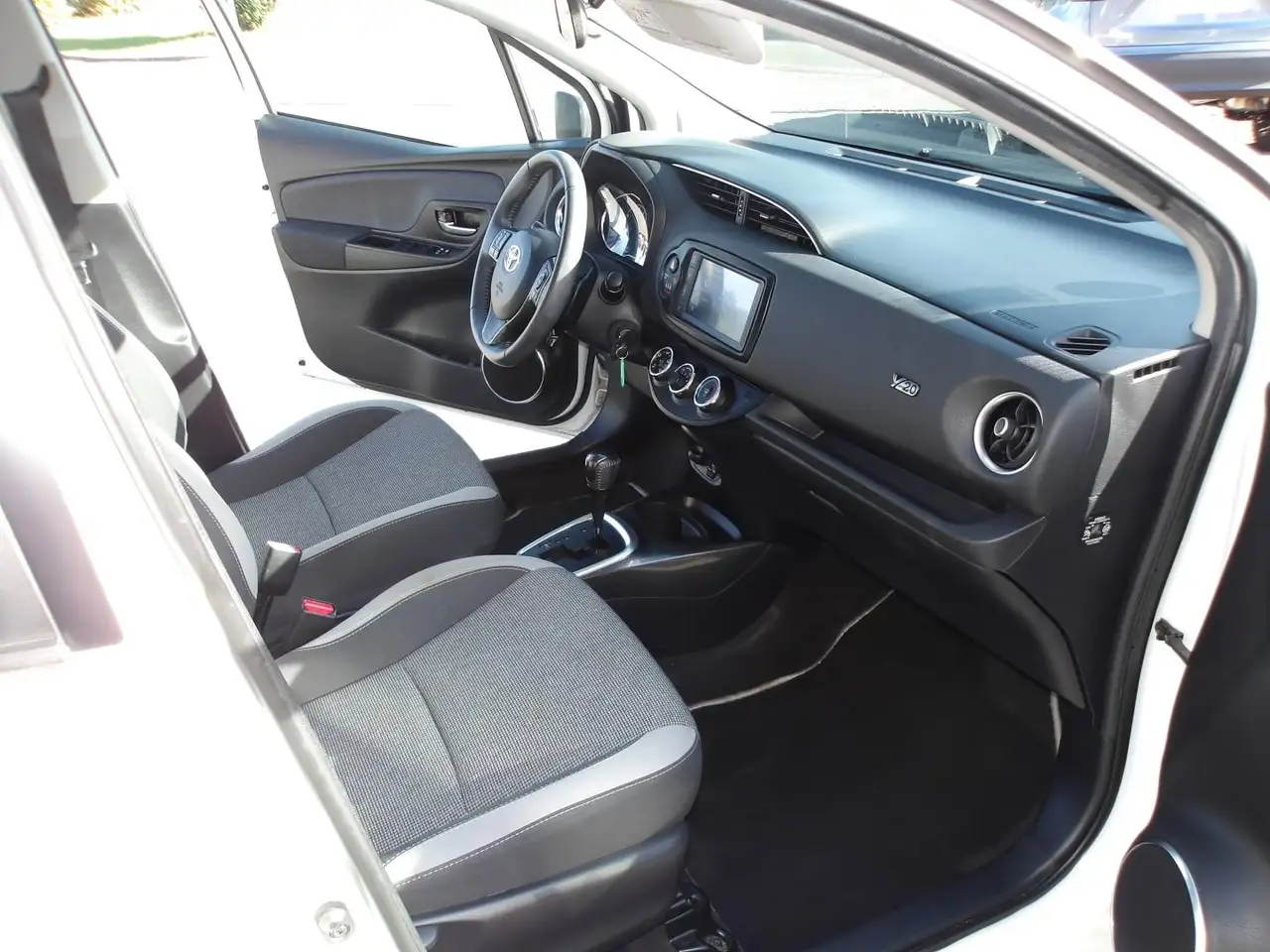 Toyota Yaris Yaris — photo 10