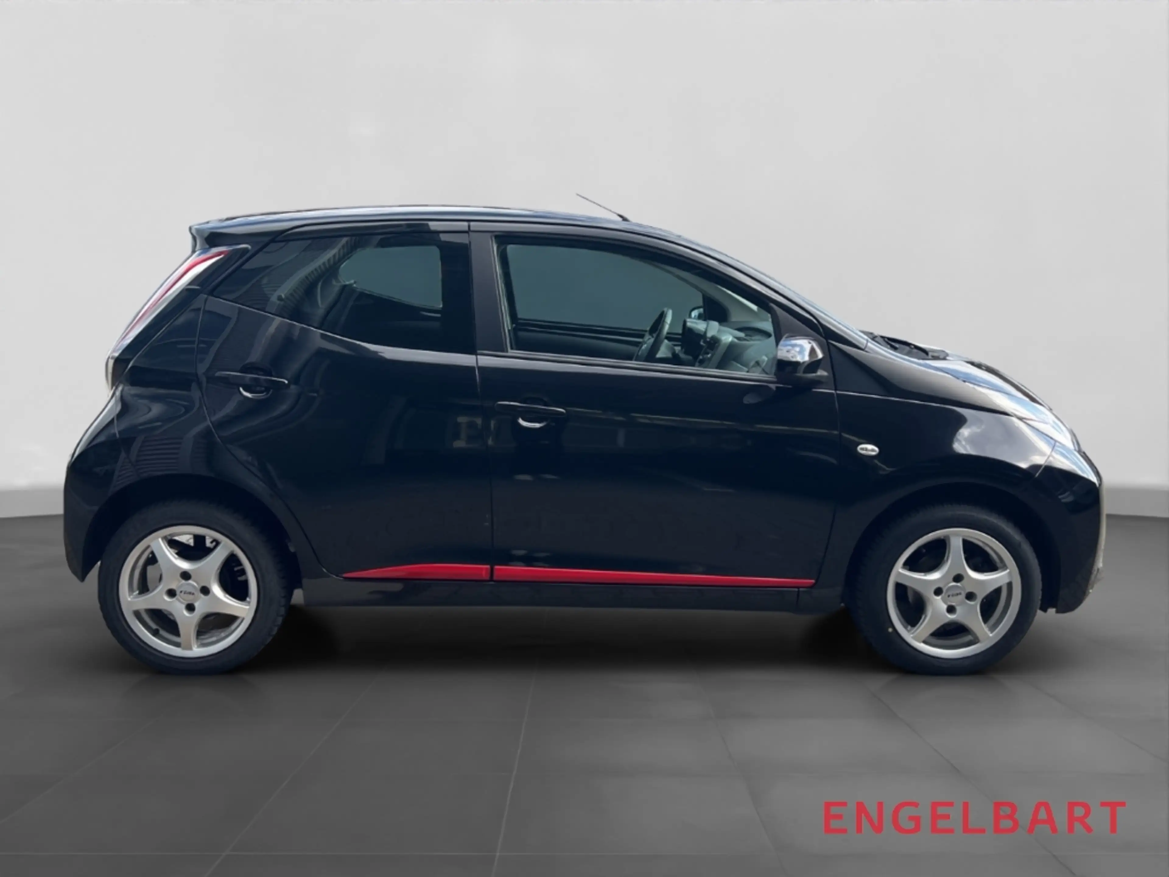 Toyota Aygo 1.0 X-Play Touch Allwetterreifen — photo 5