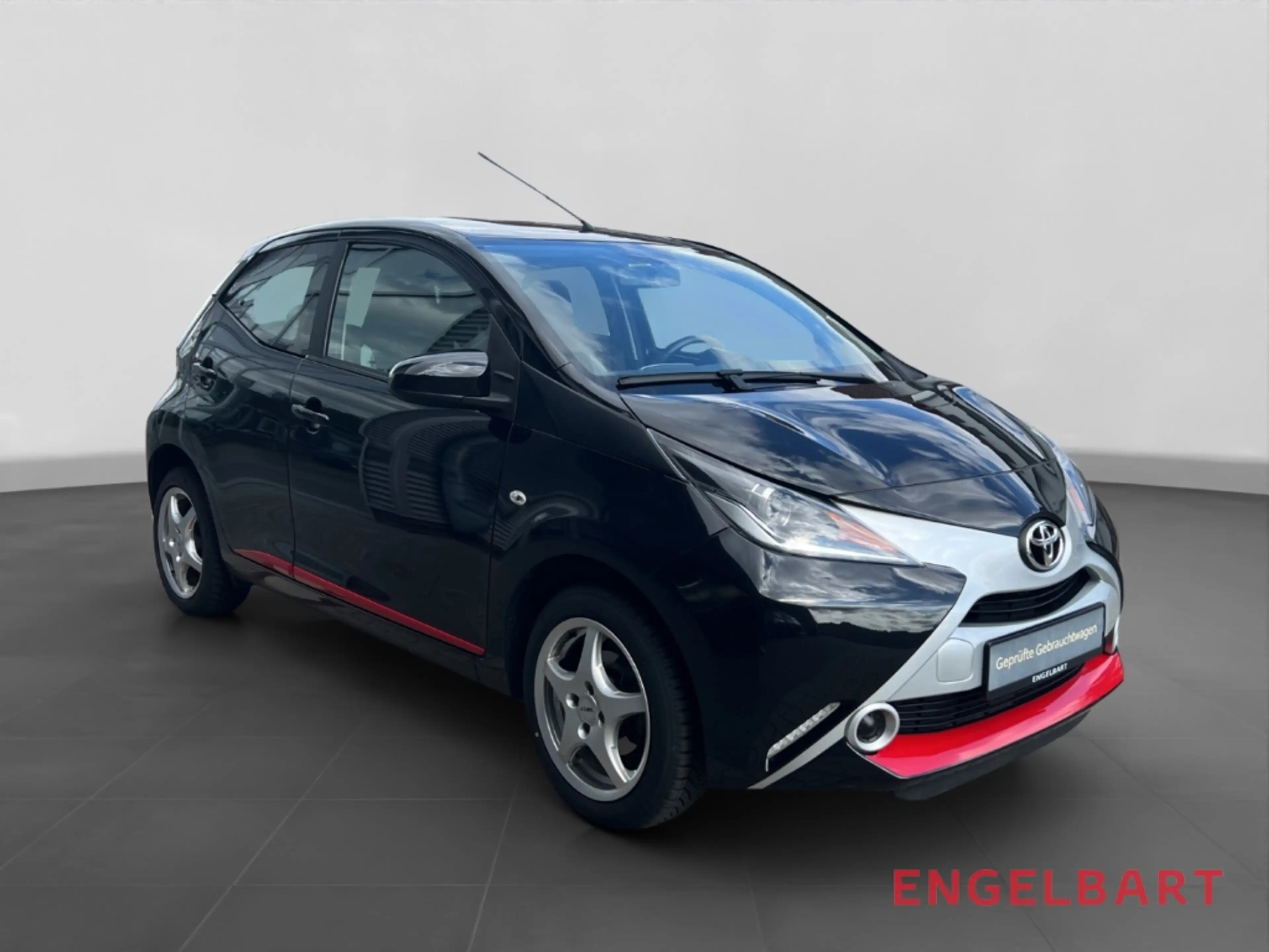 Toyota Aygo 1.0 X-Play Touch Allwetterreifen — photo 6