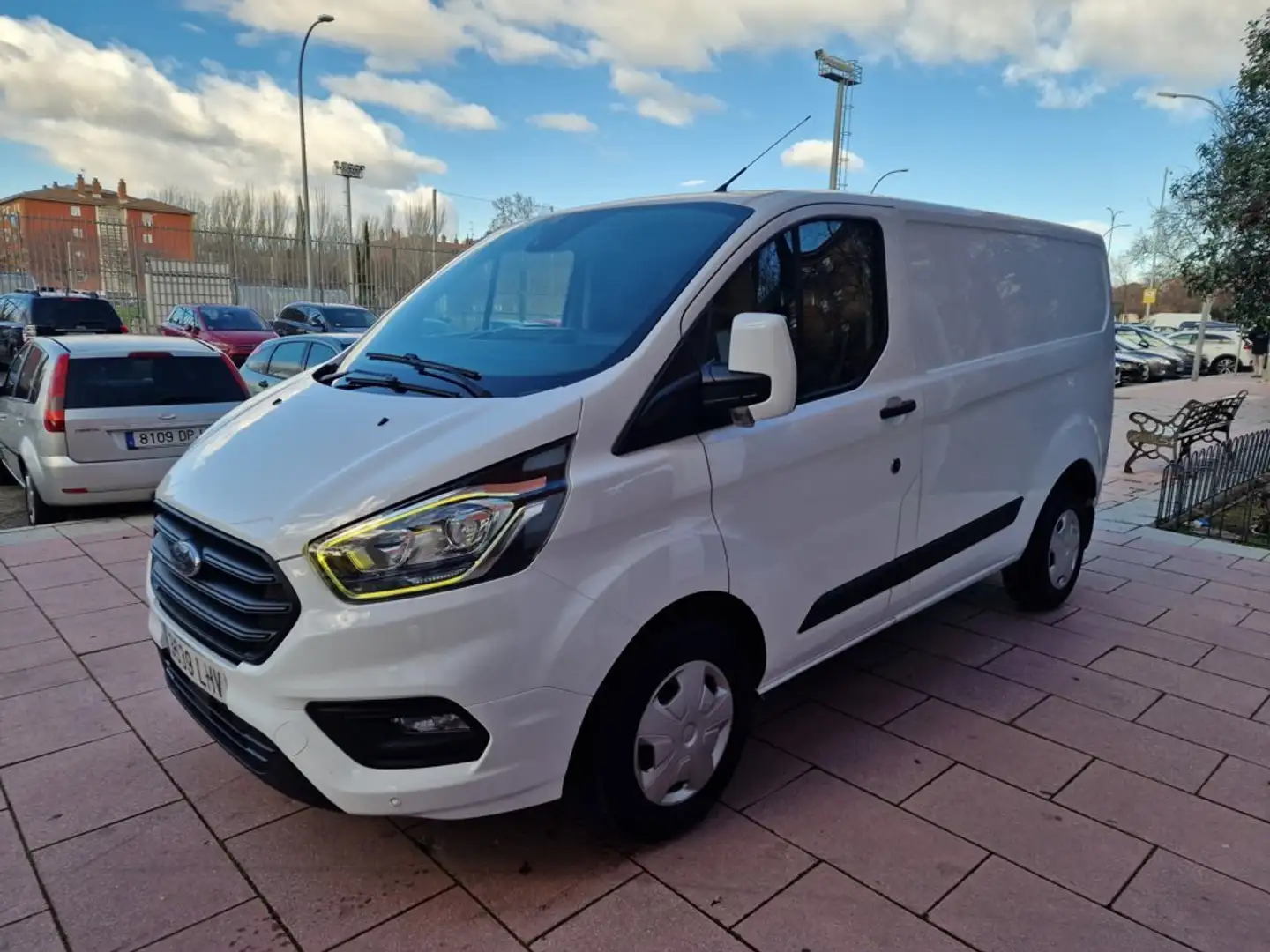 Ford Transit Custom FT 320 L1 Van Ambiente EcoBlue Hybr Blanc - 1
