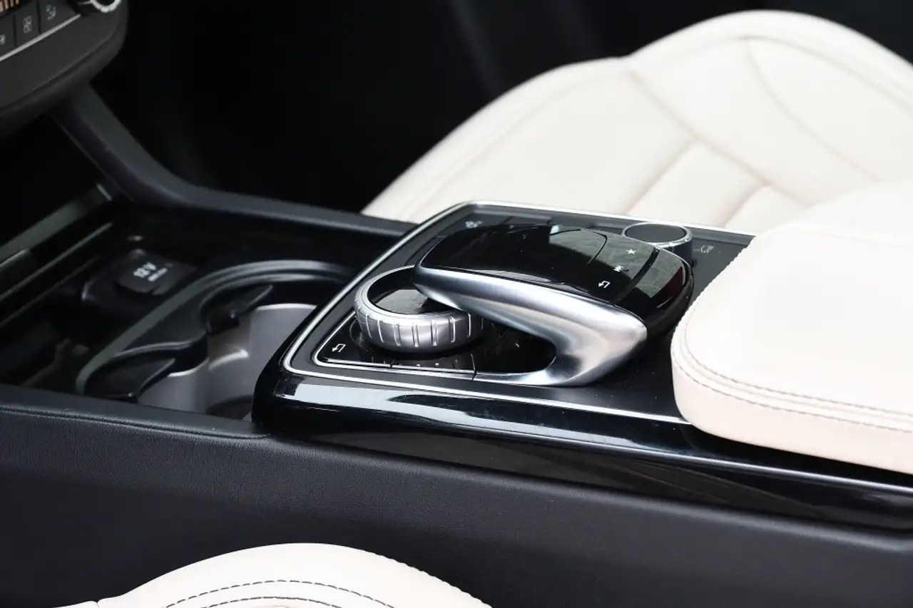 Mercedes-Benz GLE снимка Mercedes-Benz GLE