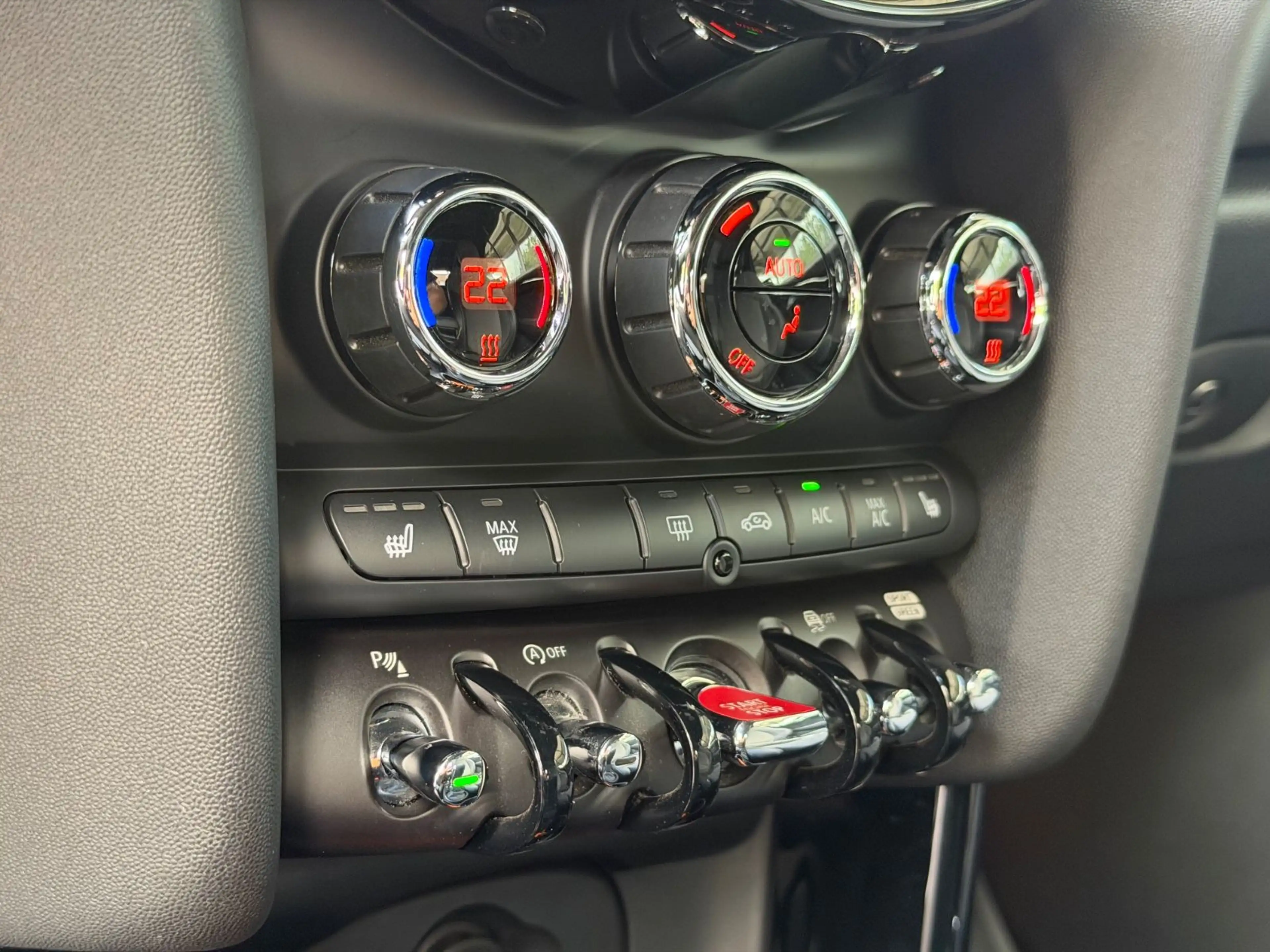 MINI Cooper Cabrio COOPER Cabrio John Cooper Classic Works Trim — photo 14