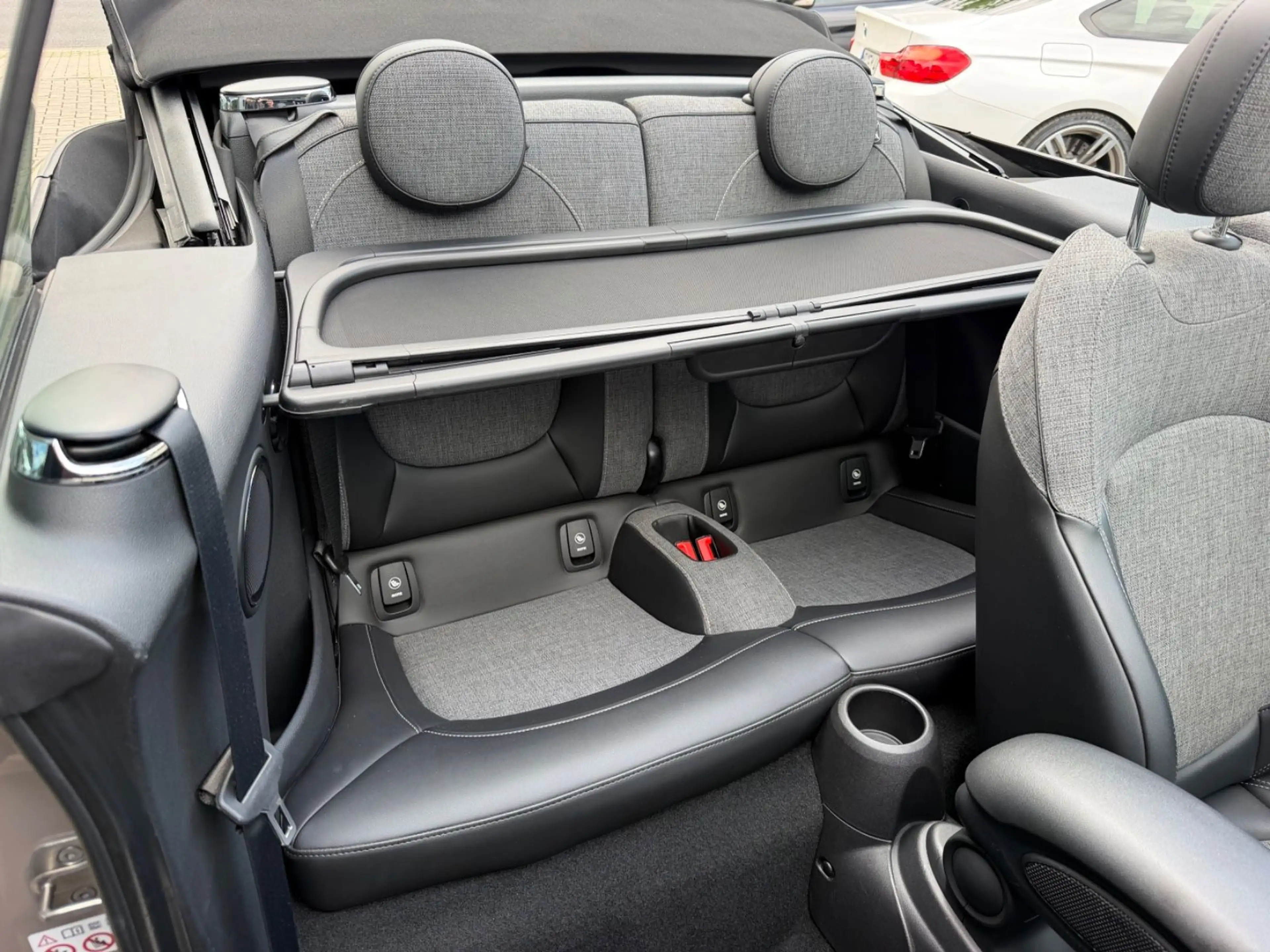 MINI Cooper Cabrio COOPER Cabrio John Cooper Classic Works Trim — photo 10
