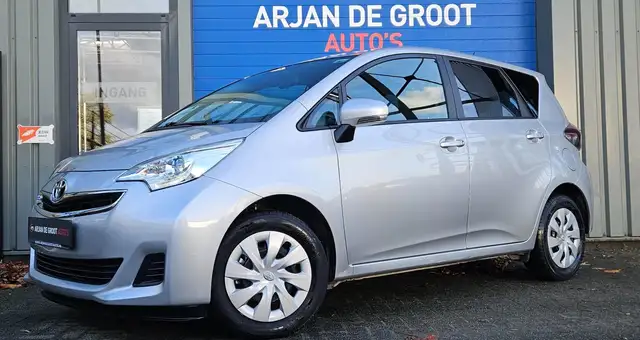 Toyota Verso-S 1.3 VVT-i AUTOMAAT Airco Cruise Trekhaak Dealer on
