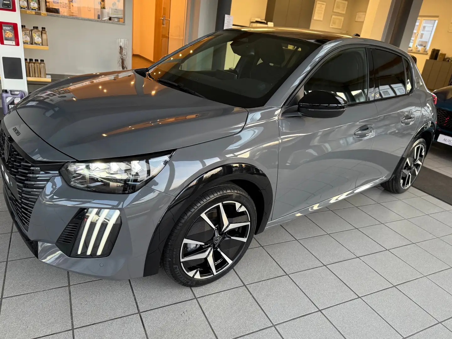 Peugeot 208 Hybrid 145 GT e-DSC6,Szhg, Kamera,ACC,LED,CarPlay Grijs - 2