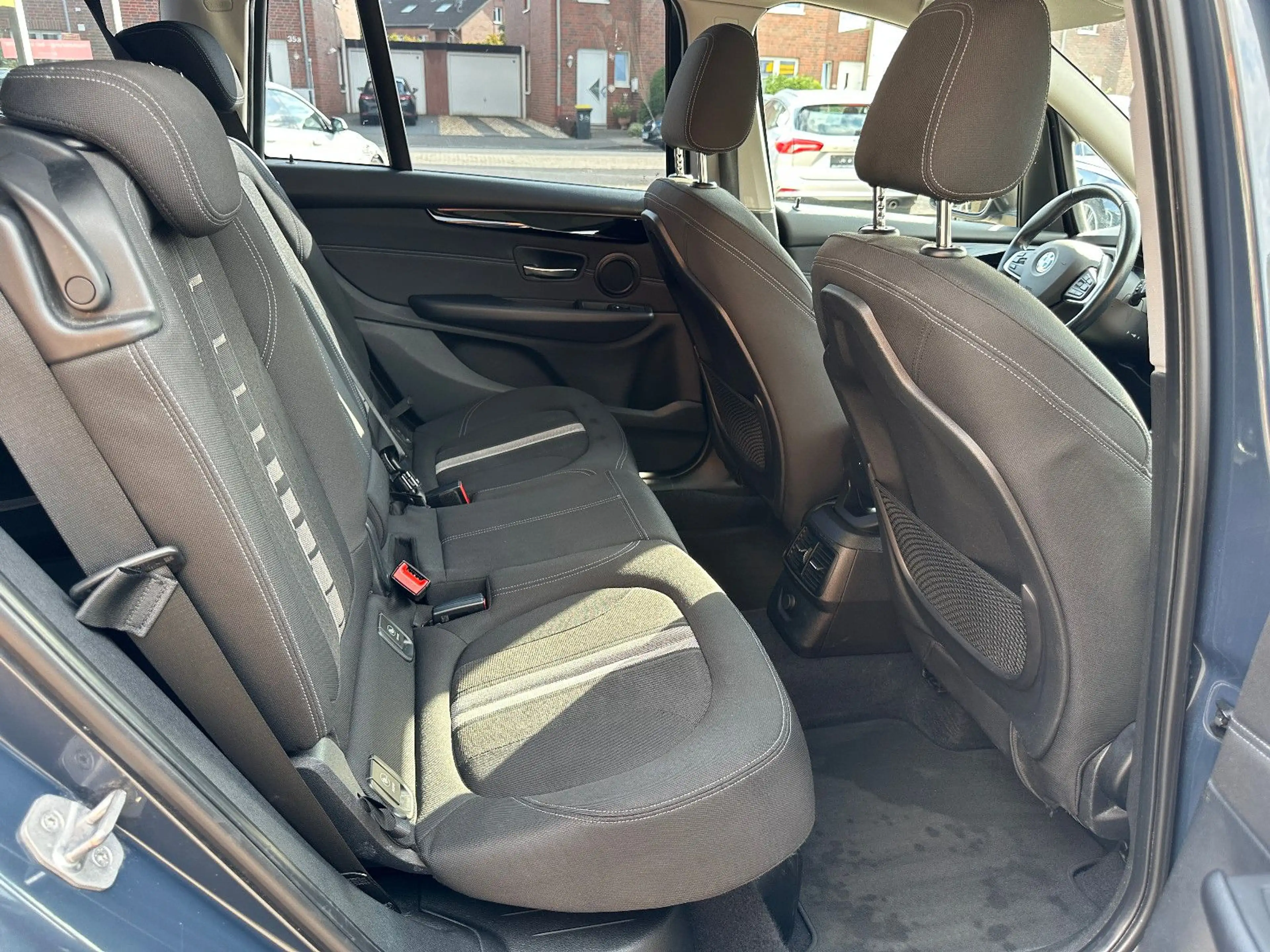BMW 218 Gran Tourer 218d Sport Line /7-Sitzer/PANO — photo 11