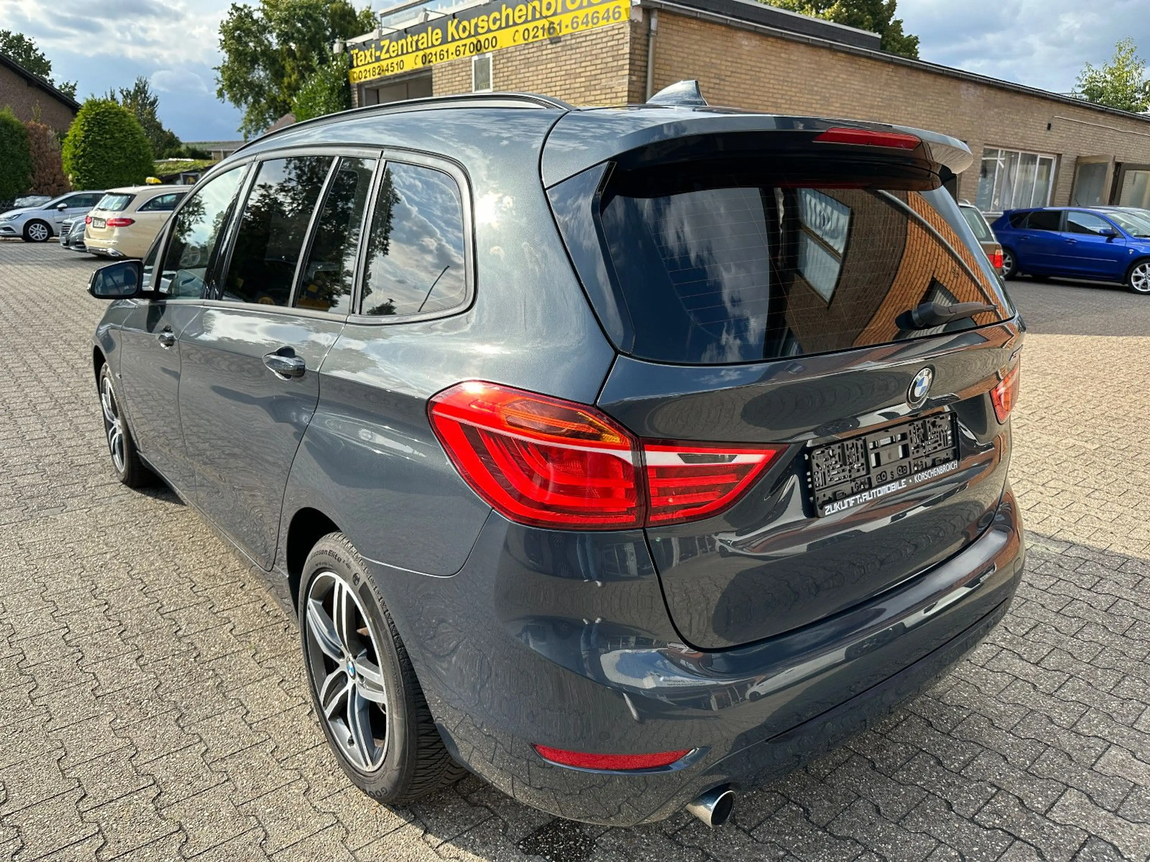 BMW 218 Gran Tourer 218d Sport Line /7-Sitzer/PANO — photo 4