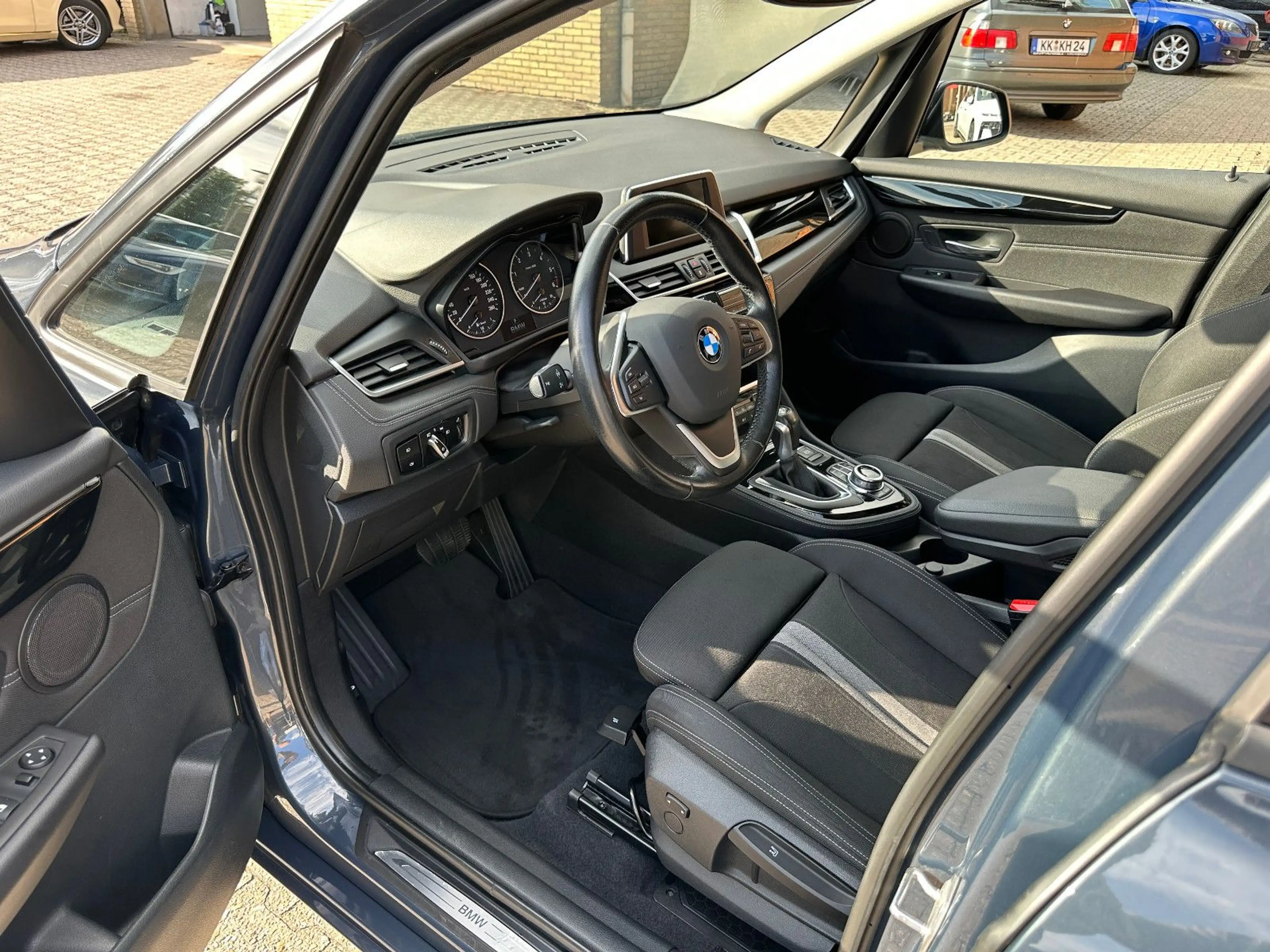 BMW 218 Gran Tourer 218d Sport Line /7-Sitzer/PANO — photo 14