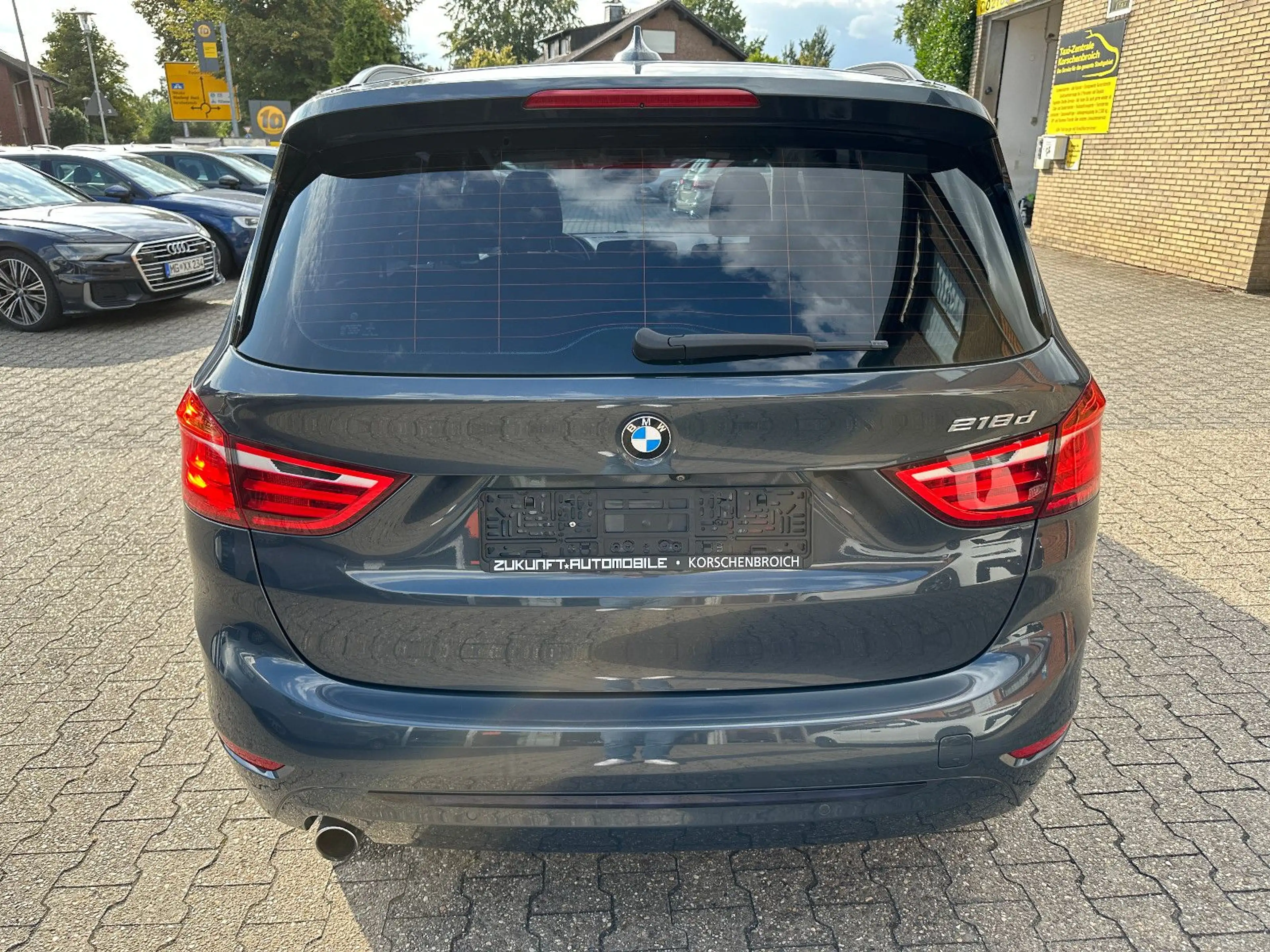 BMW 218 Gran Tourer 218d Sport Line /7-Sitzer/PANO — photo 8