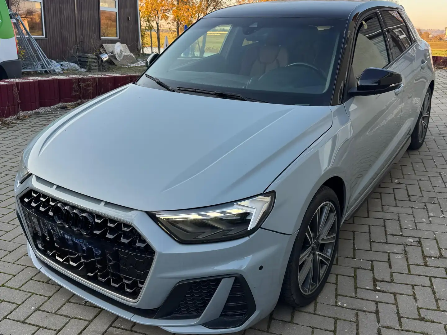 Audi A1 30 TFSI TÜV NEU Grau - 2