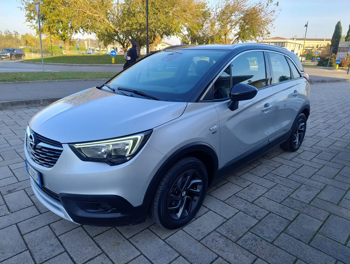 Opel Crossland X 1.2 Innovation 83cv my18.5 SOLO 34.500 KM Argent - 1
