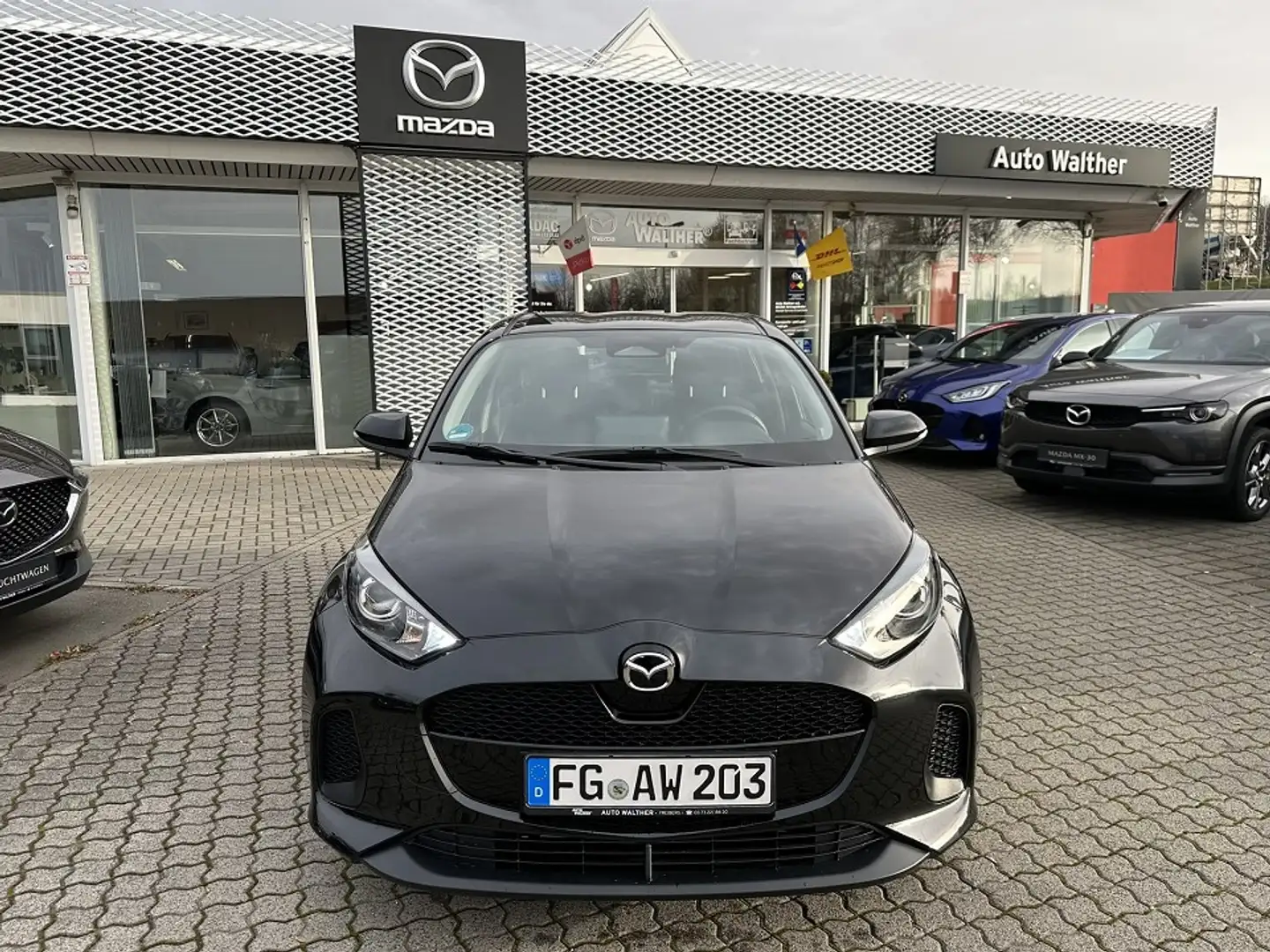 Mazda 2 Hybrid 1.5L VVT-i 116 PS e-CVT FWD CENTRE-LINE Negro - 2