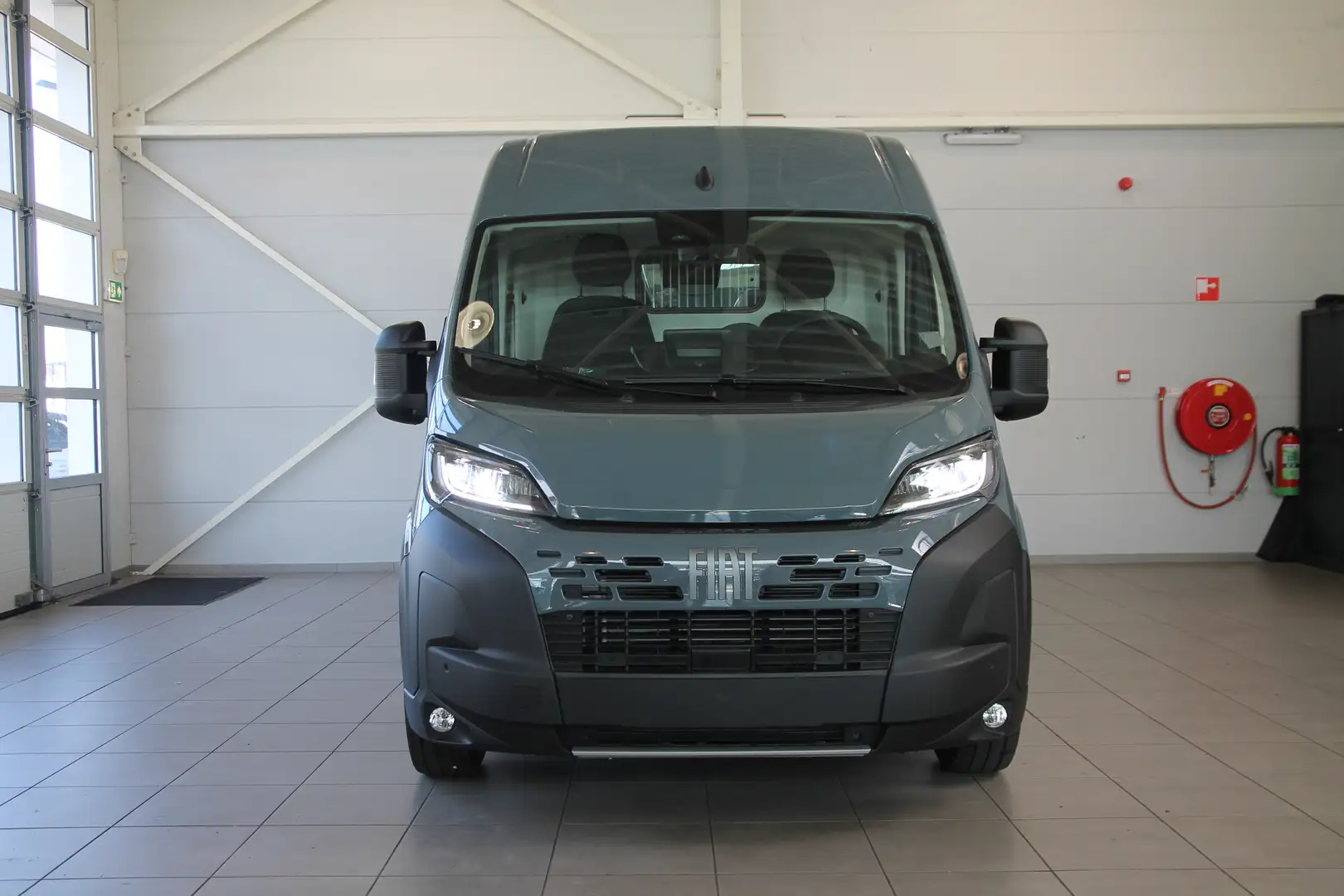 Fiat Ducato L4H2 180pk Prijs excl. BTW, BPM en kosten rijklaar Grijs - 2