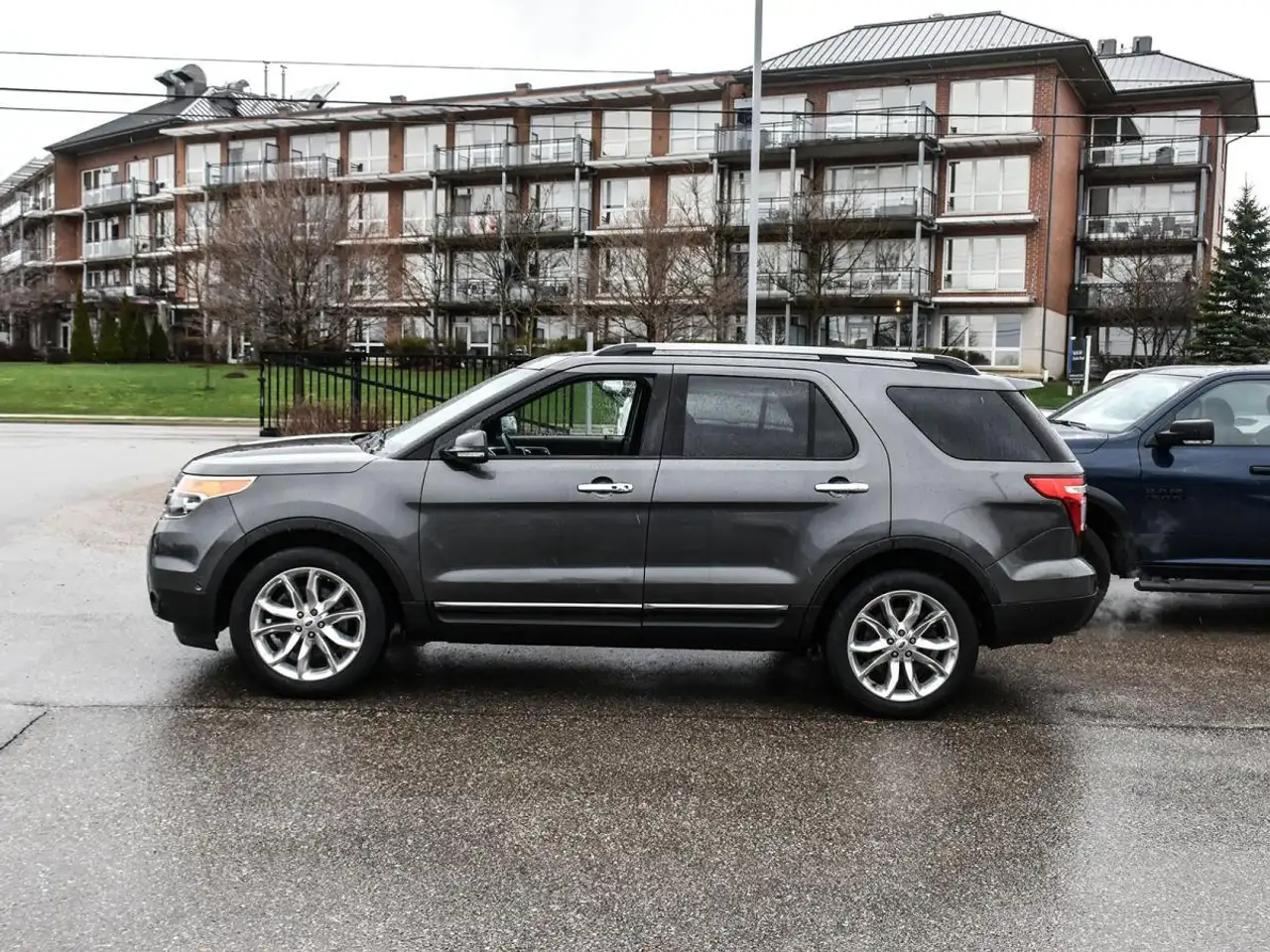 Ford Explorer снимка Ford Explorer