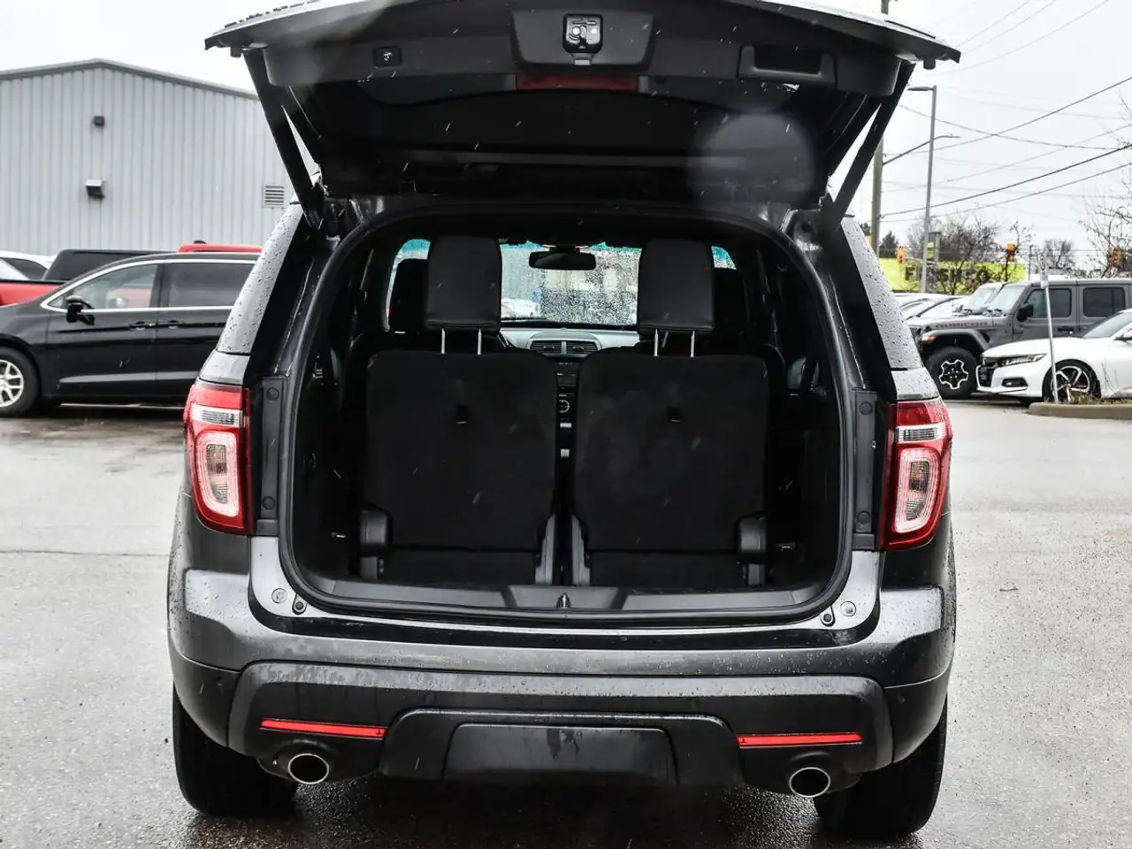 Ford Explorer снимка Ford Explorer