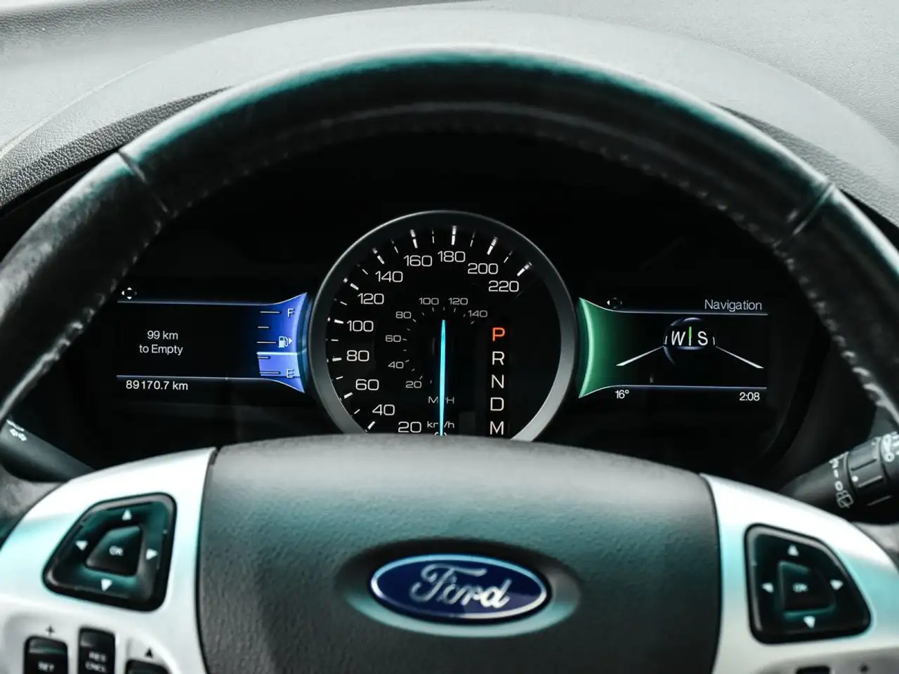 Ford Explorer снимка Ford Explorer