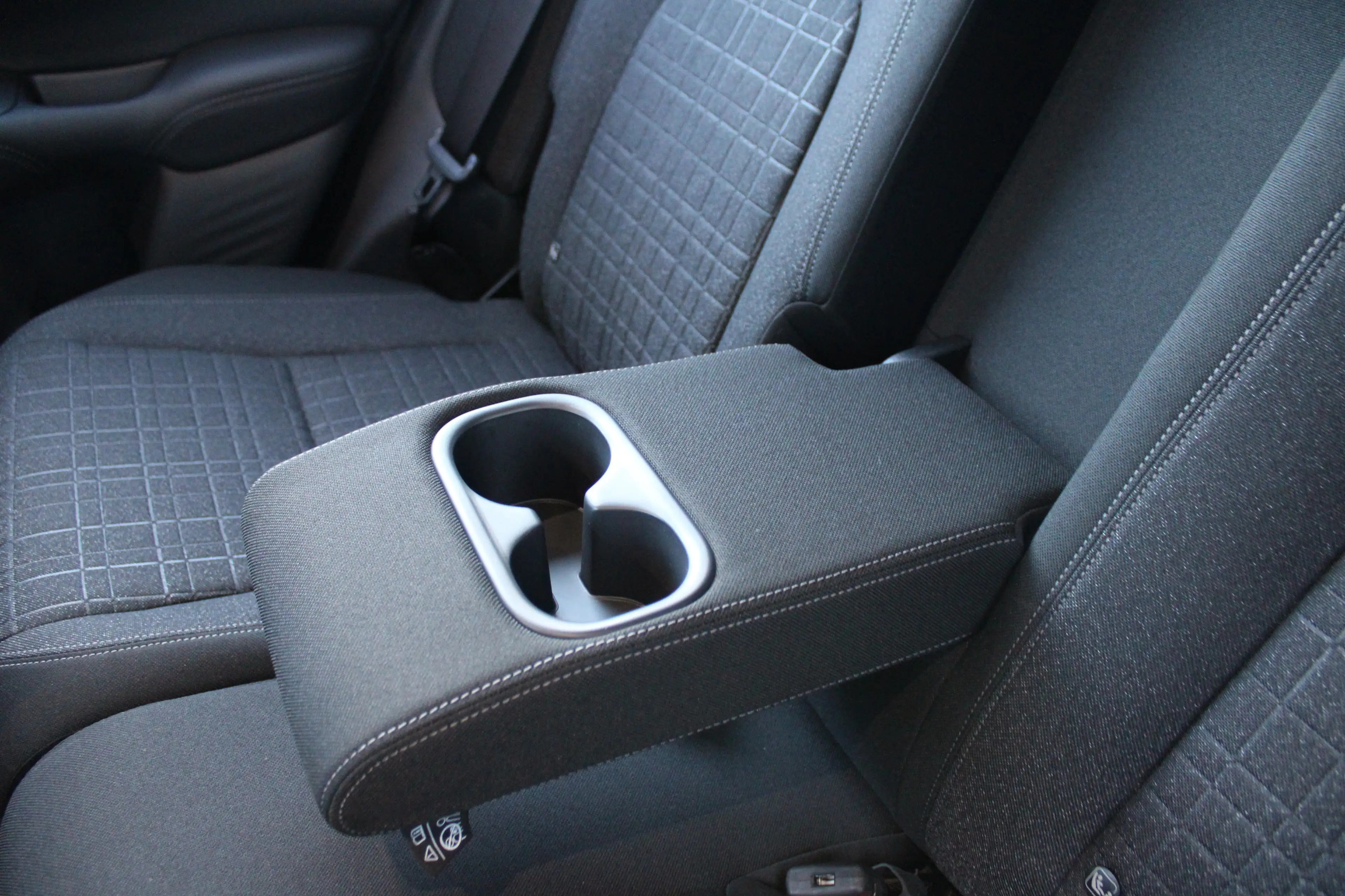 Honda ZR-V ZR-V e:HEV 2.0 i-MMD Hybrid Elegance — photo 15