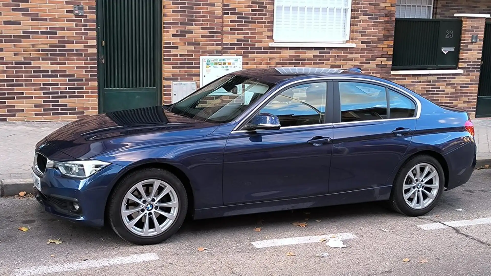 BMW 318 318dA Business Azul - 1