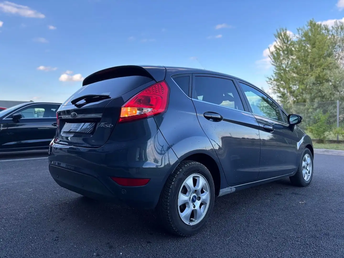 Ford Fiesta 1.6 TDCI 90 CH ECONETIC TITANIUM 5 P - KIT DISTRI  Gris - 2