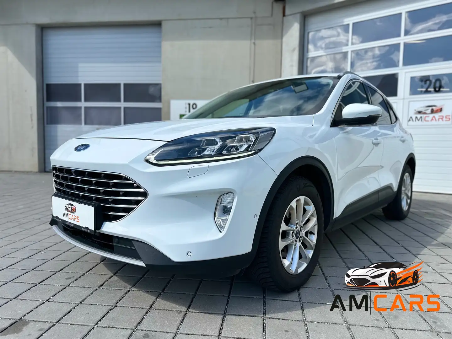 Ford Kuga 2,0 EcoBlue AWD Titanium X Aut. Weiß - 1