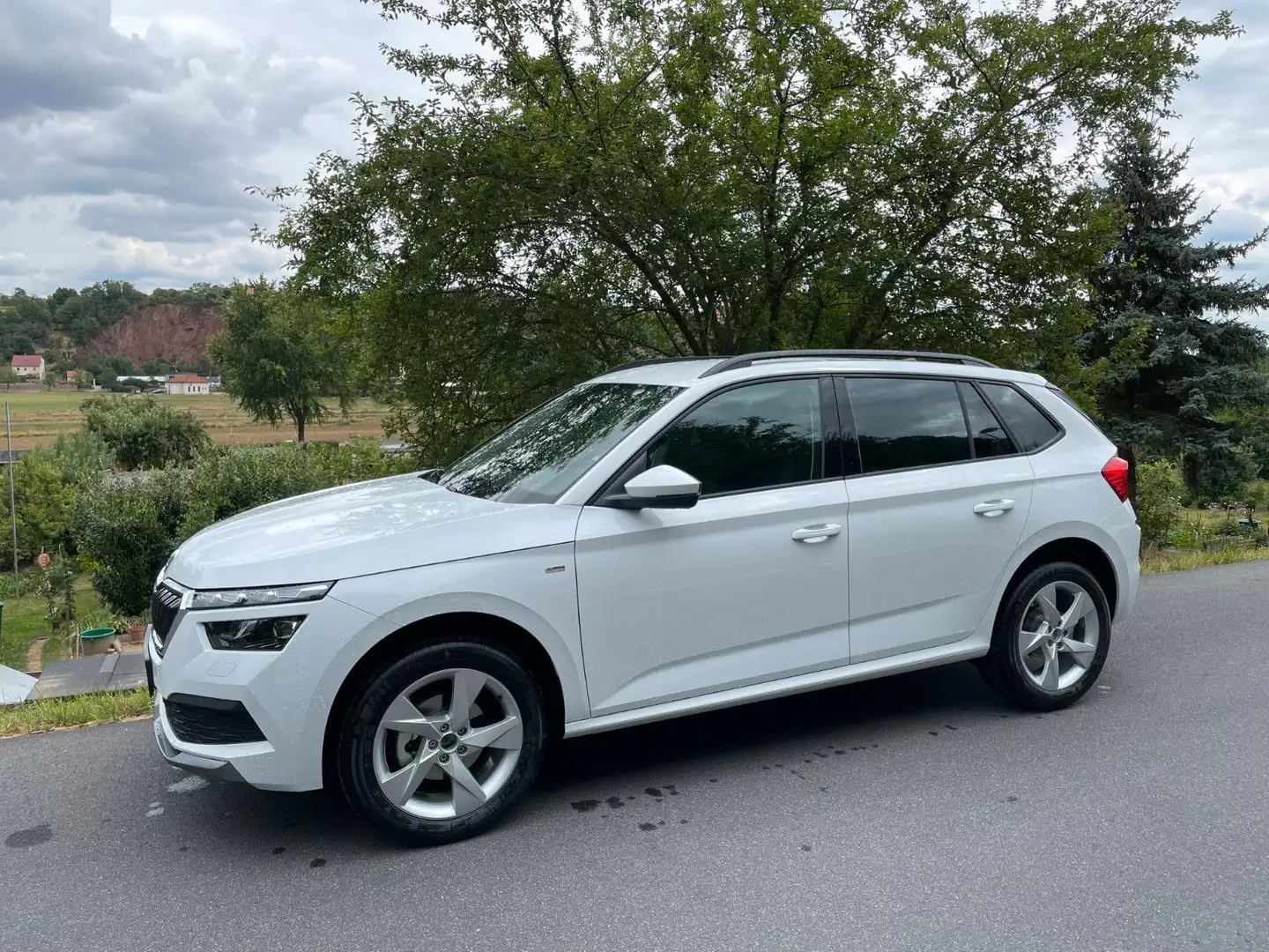 Skoda Kamiq Tour 1.5 TSI 110 kW Weiß - 1