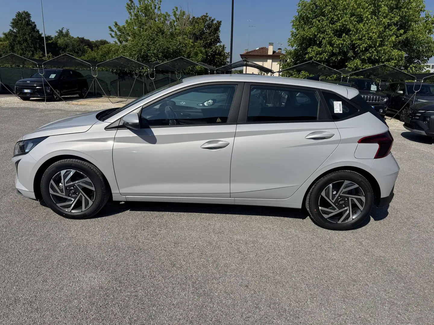 Hyundai i20 1.2 MPI MT Connectline Plateado - 2