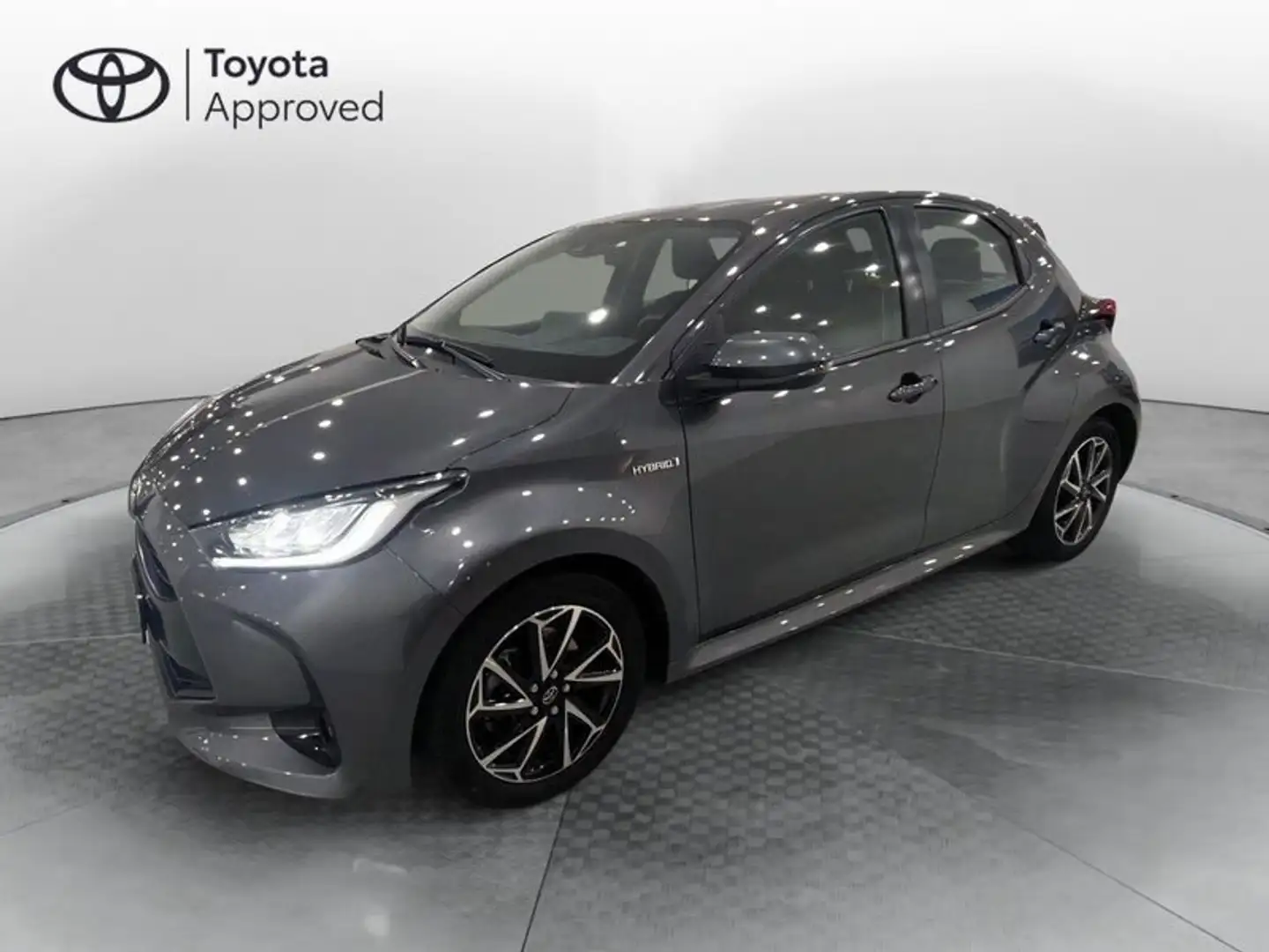 Toyota Yaris 1.5 Hybrid 5 porte Trend Grigio - 1