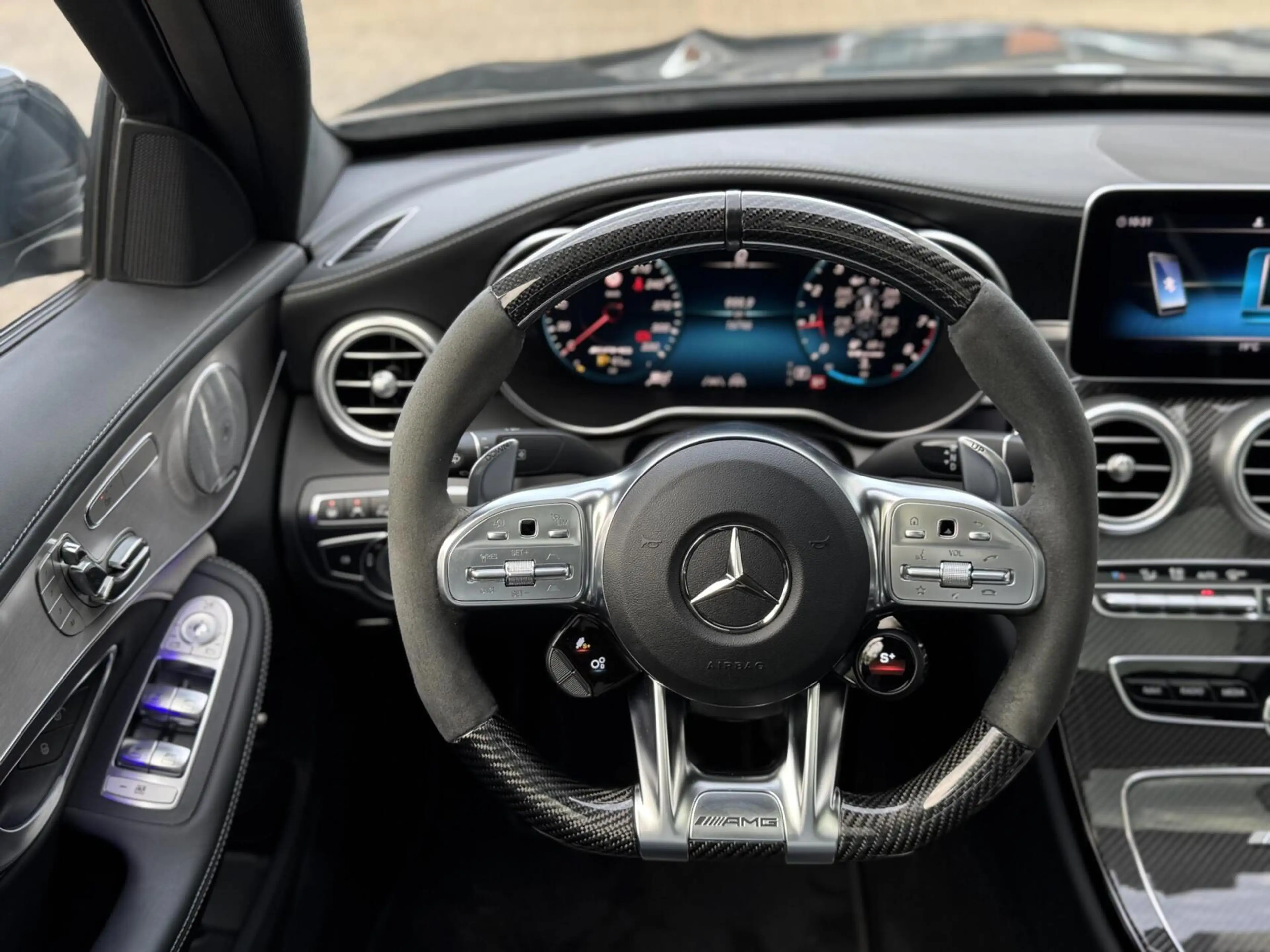 Mercedes-Benz C 63 AMG S — photo 4