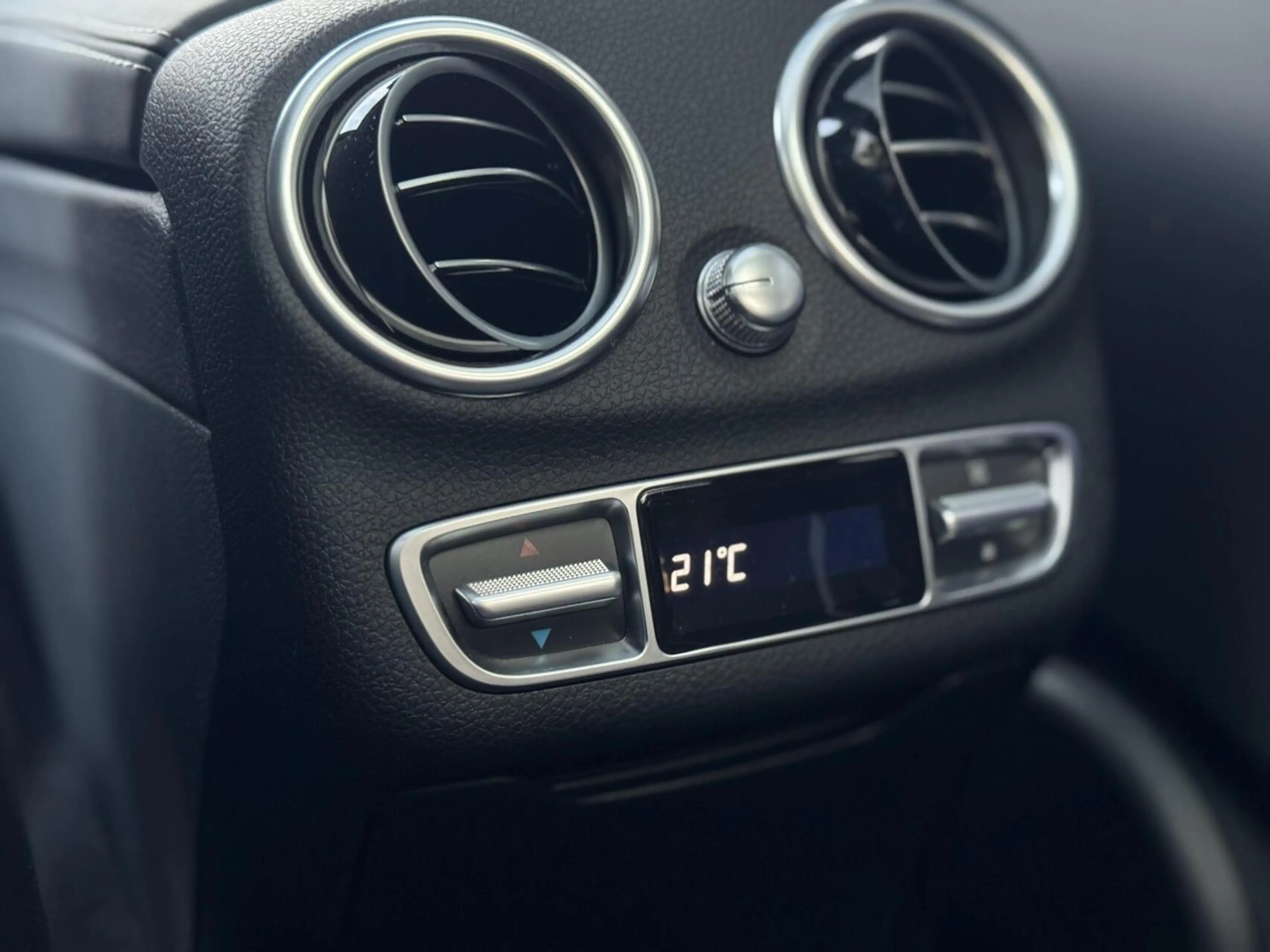 Mercedes-Benz C 63 AMG S — photo 8