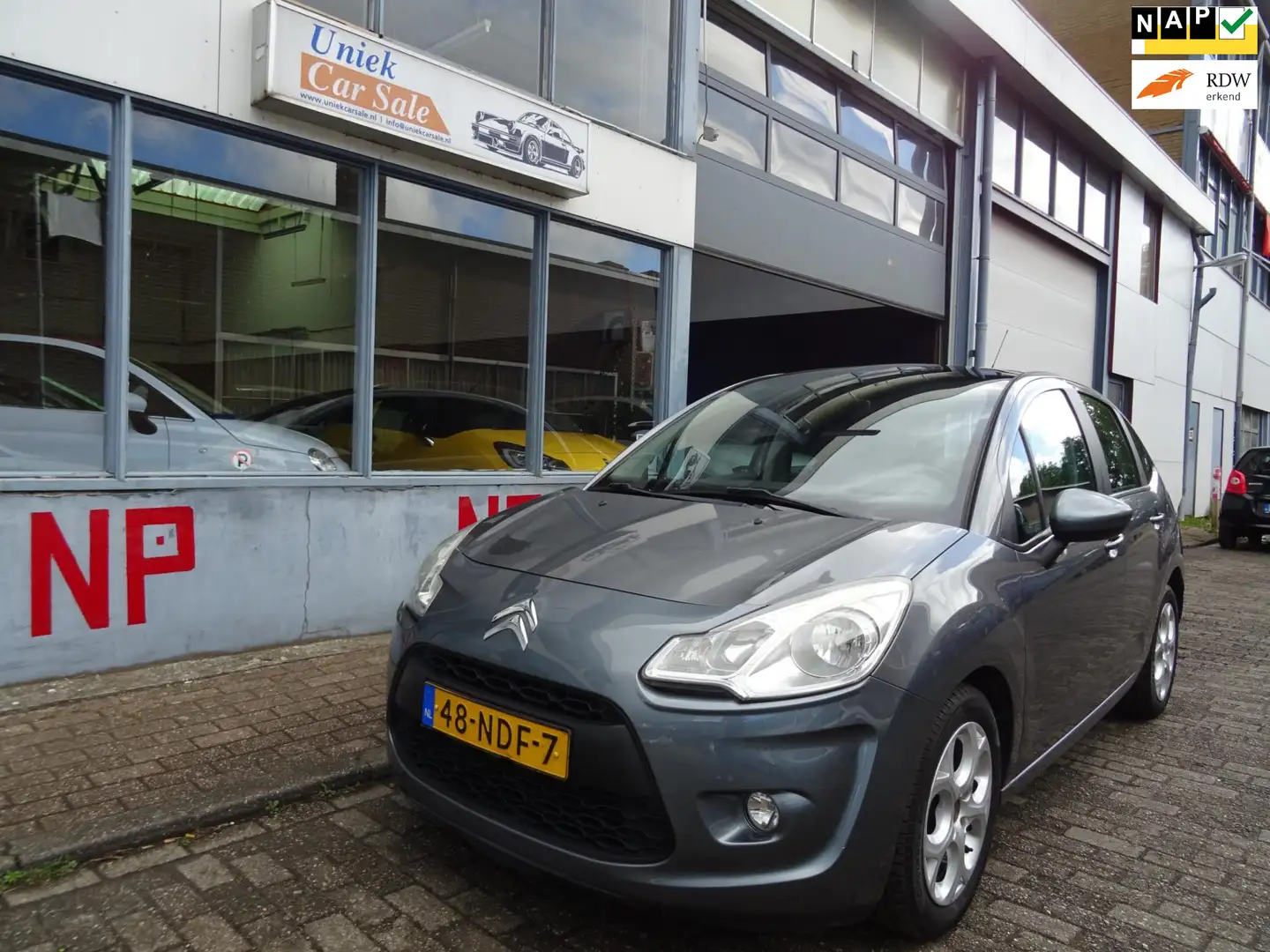 Citroen C3 1.4 VTi Ligne Business Gris - 1