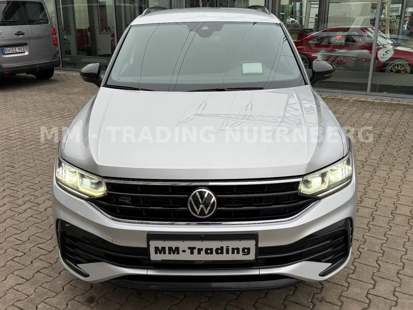Volkswagen Tiguan TIGUAN 2.0 TDI 4M R-LINE-ACC-20ZOLL-EURO6 Silber - 2