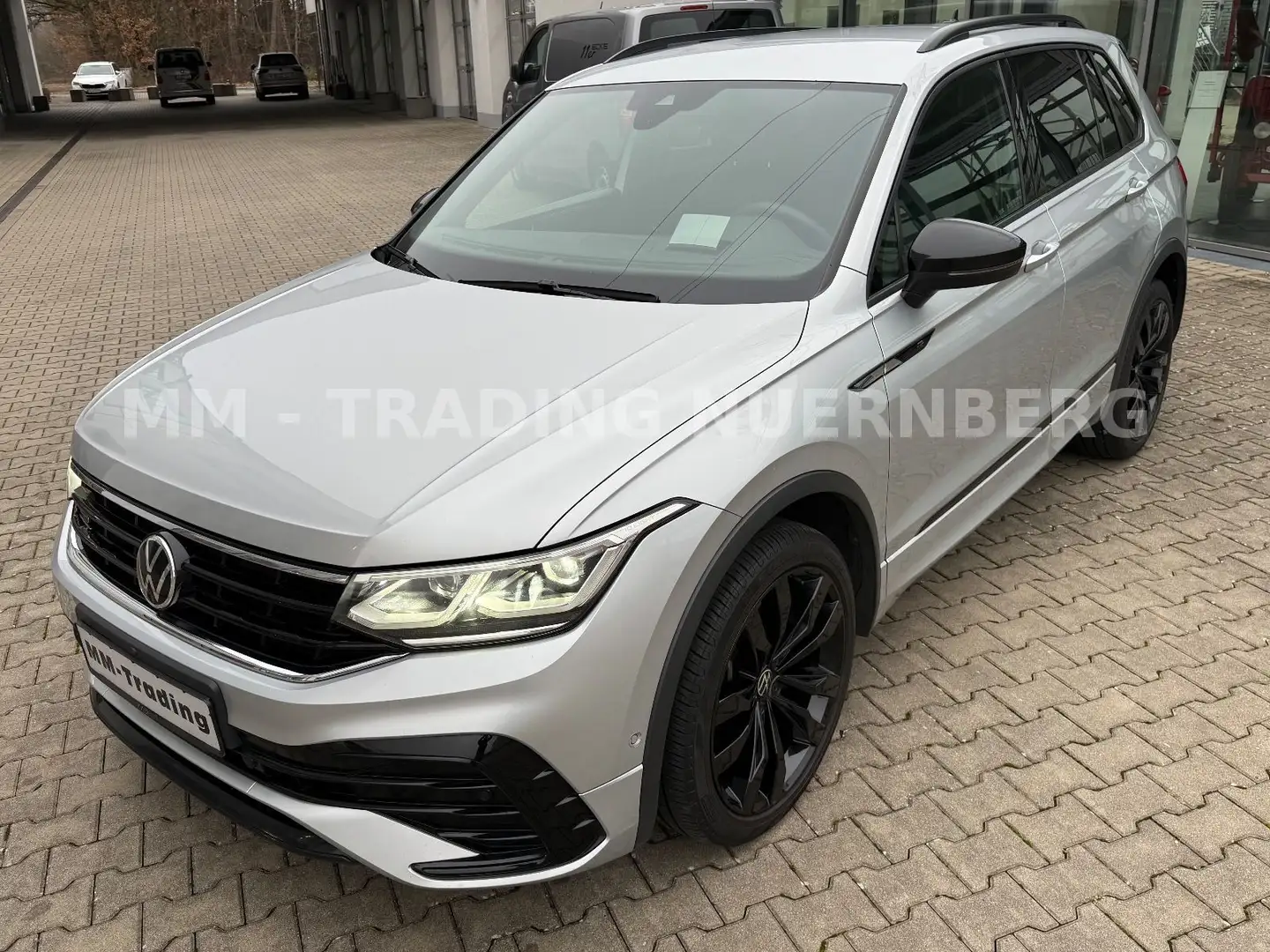 Volkswagen Tiguan TIGUAN 2.0 TDI 4M R-LINE-ACC-20ZOLL-EURO6 Silber - 1
