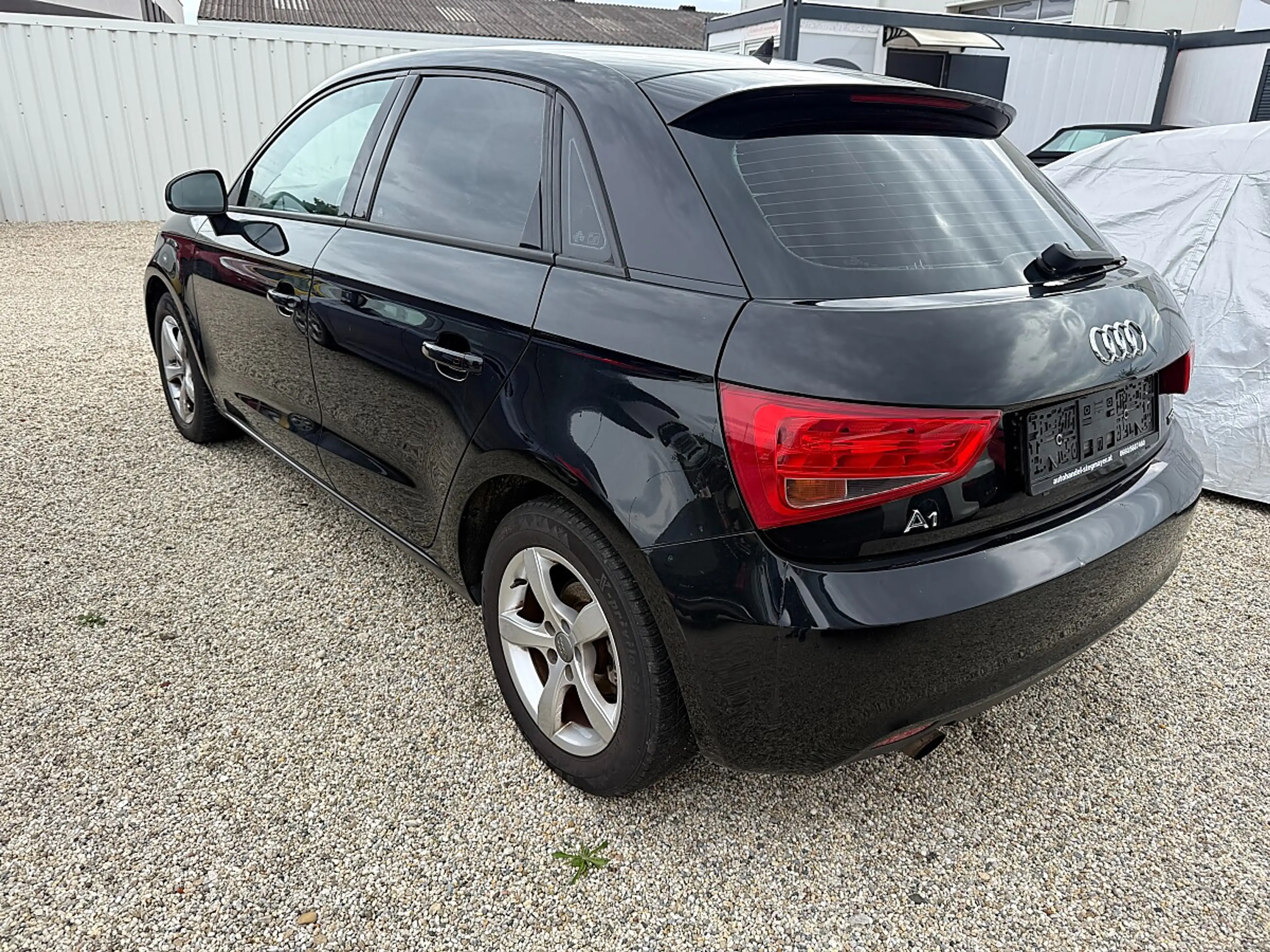 Audi A1 SB 1,2 TFSI Attraction — photo 4