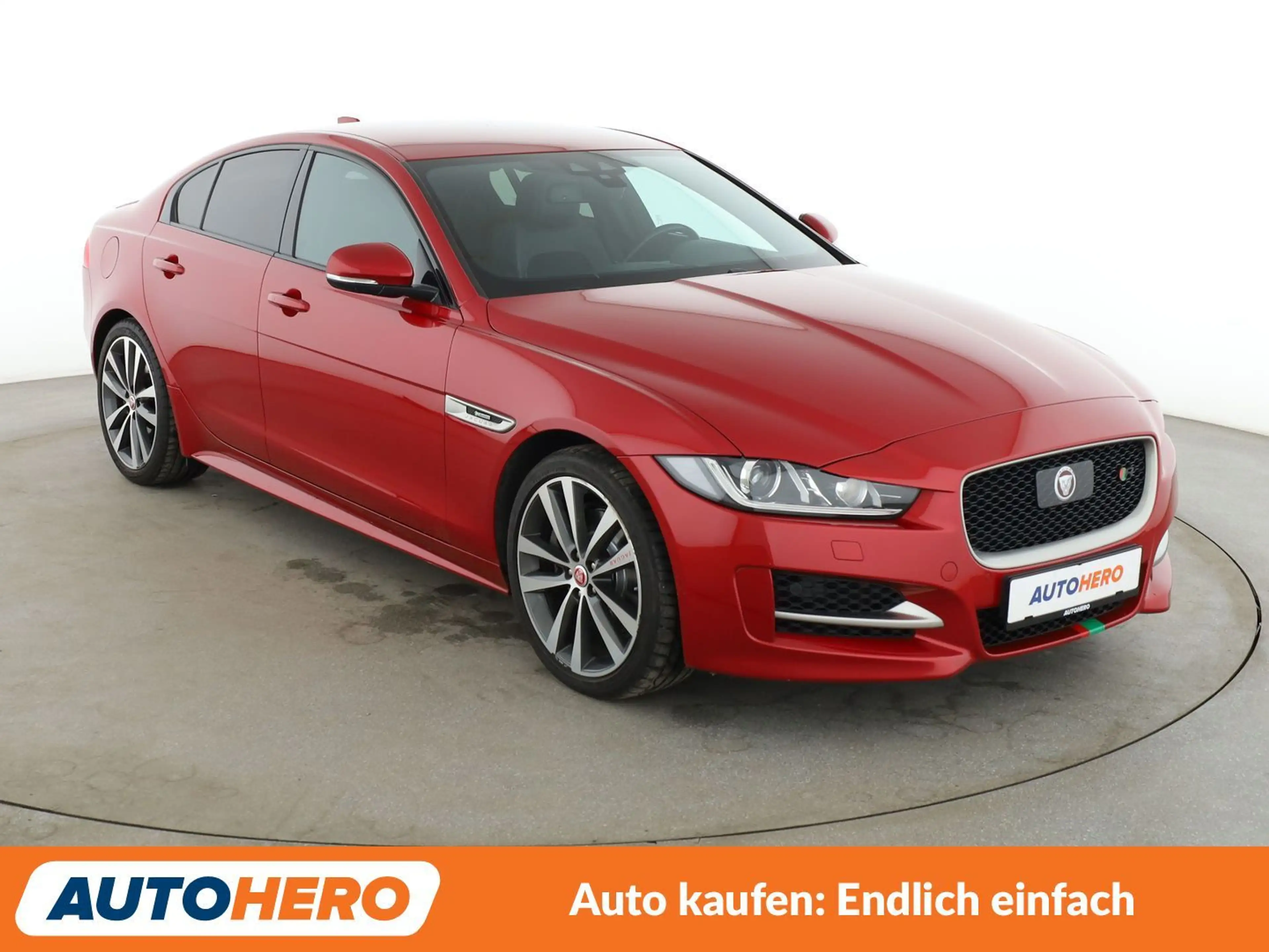 Jaguar XE 25t R-Sport Aut*NAVI*XENON*ACC*CAM*PDC*SHZ* — photo 8
