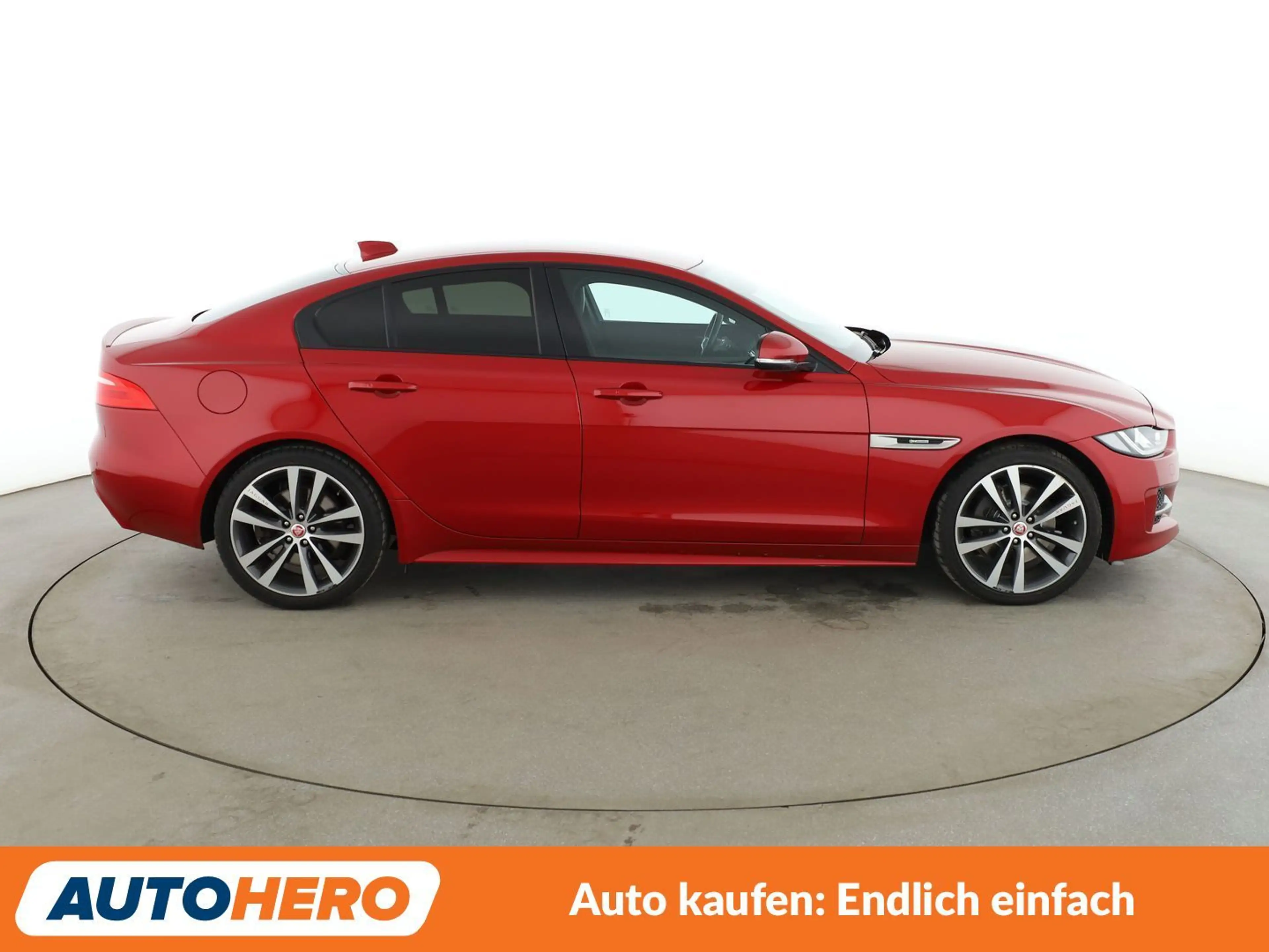 Jaguar XE 25t R-Sport Aut*NAVI*XENON*ACC*CAM*PDC*SHZ* — photo 7