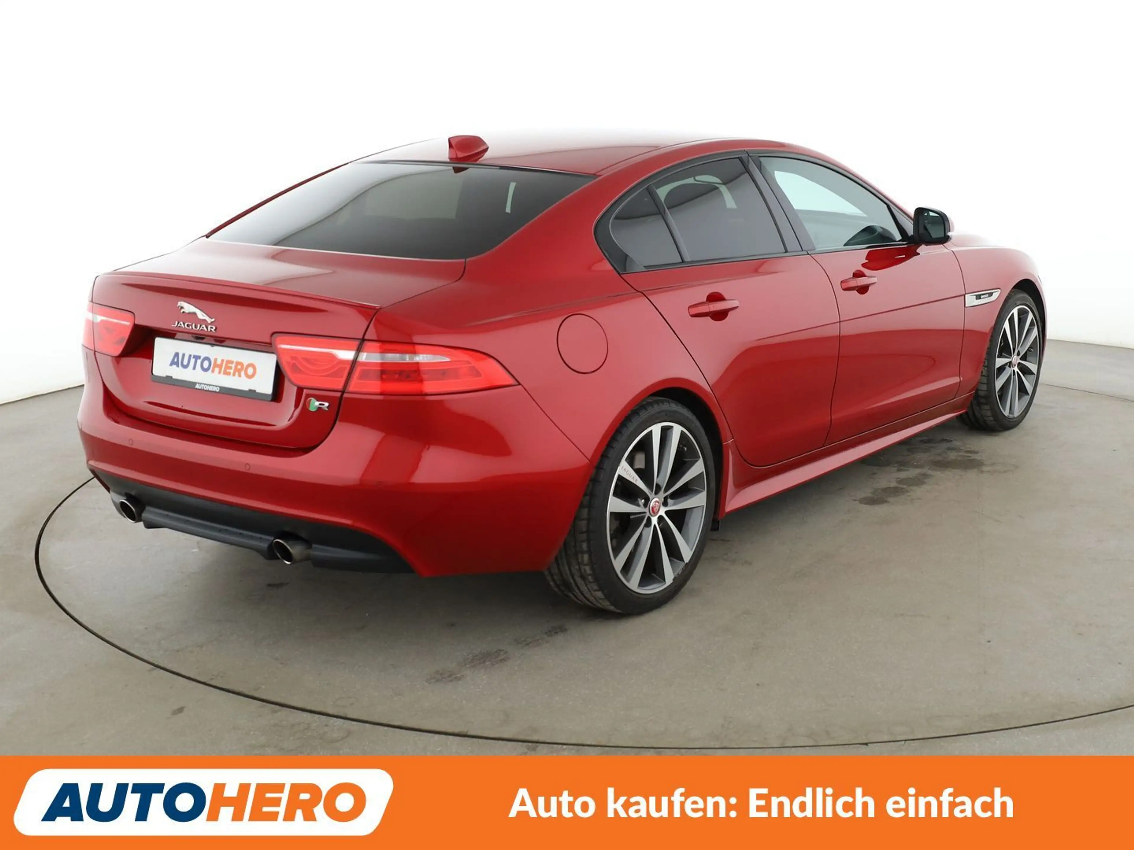 Jaguar XE 25t R-Sport Aut*NAVI*XENON*ACC*CAM*PDC*SHZ* — photo 6