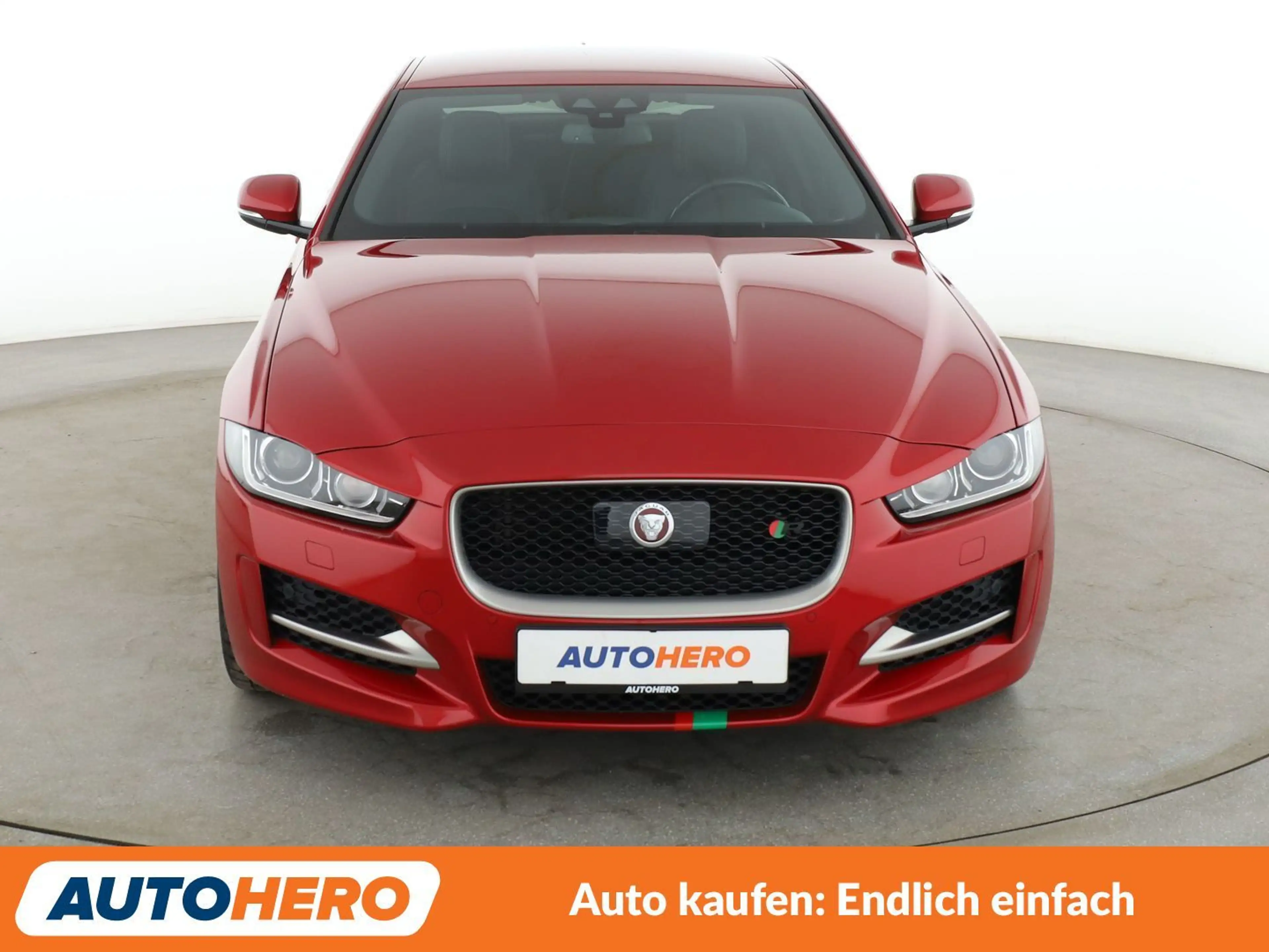 Jaguar XE 25t R-Sport Aut*NAVI*XENON*ACC*CAM*PDC*SHZ* — photo 9