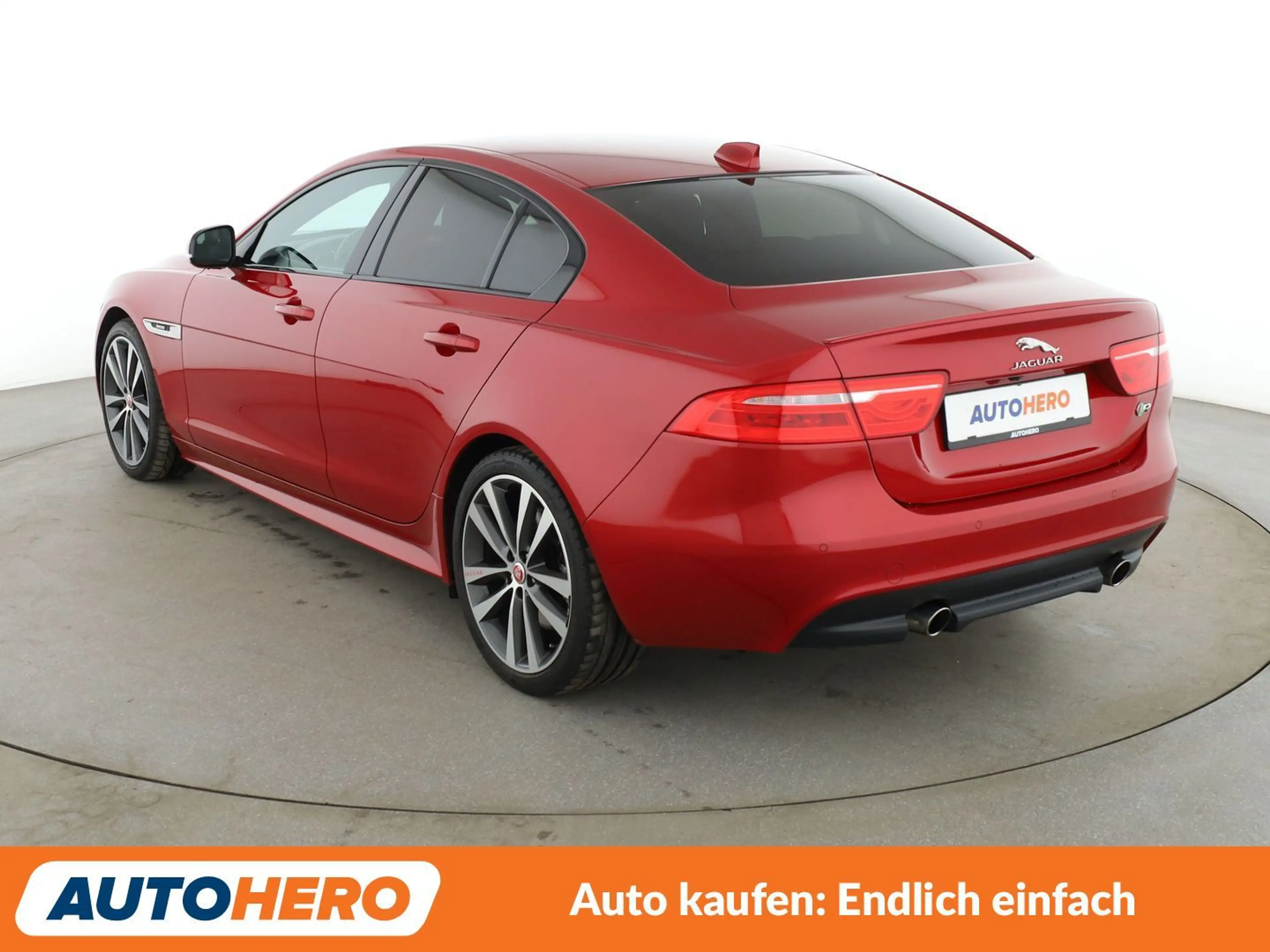 Jaguar XE 25t R-Sport Aut*NAVI*XENON*ACC*CAM*PDC*SHZ* — photo 4