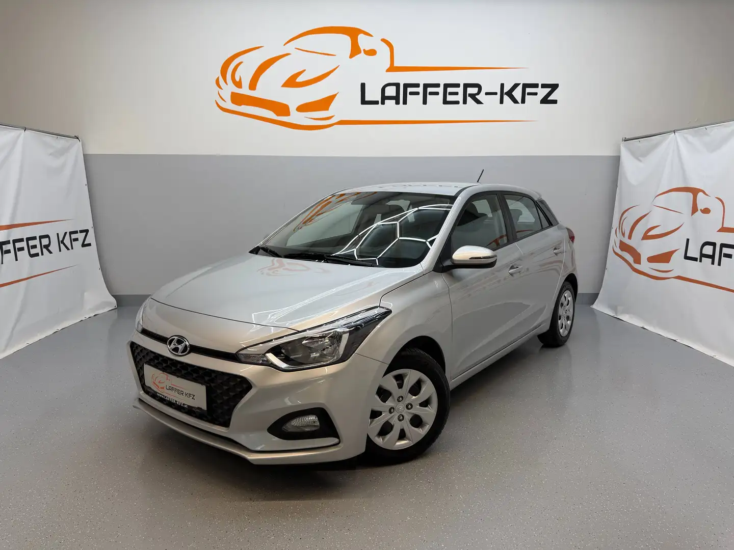 Hyundai i20 i20 1,25 Level 2 KLIMA BLUETOOTH Silber - 1