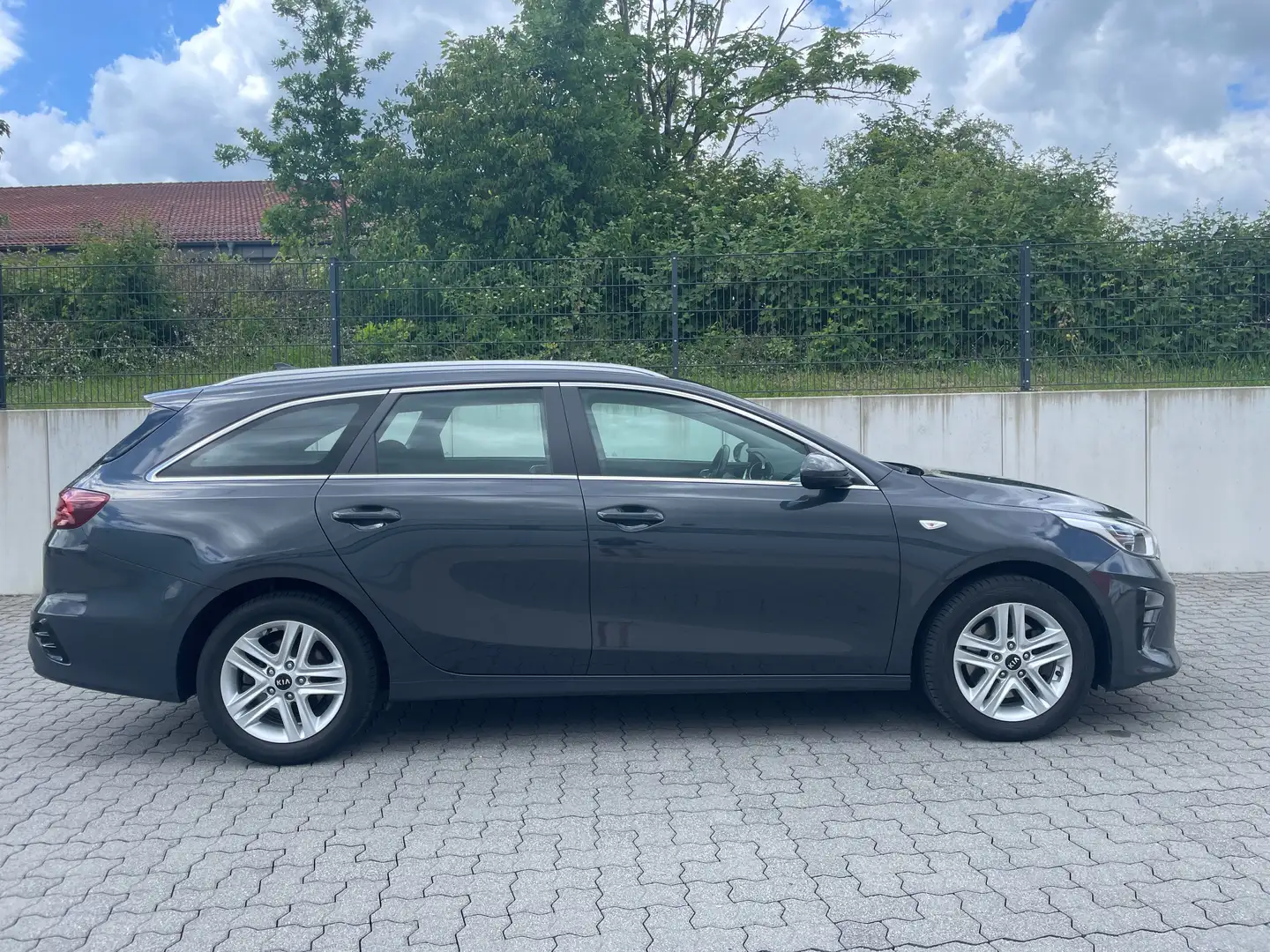 Kia Ceed SW / cee'd SW 1.6 CRDI Vision LED*ACC*Kamera*Spur*Alu Gris - 2