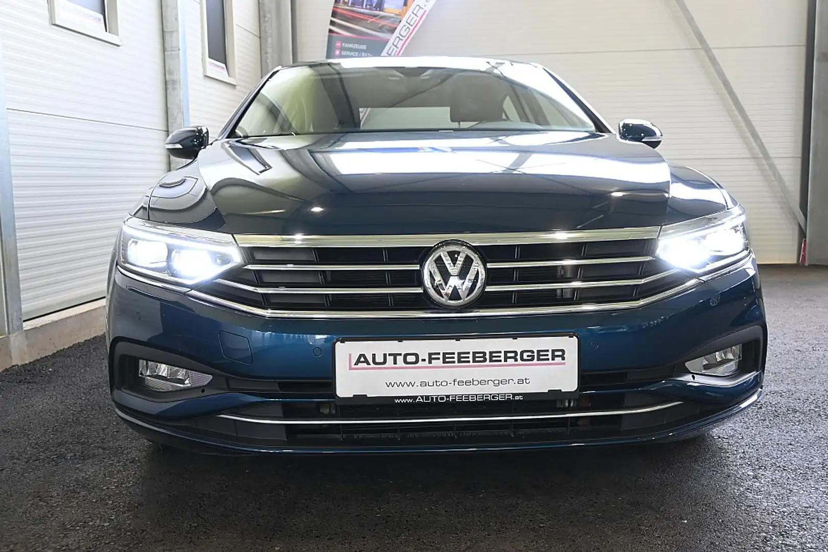 Volkswagen Passat Business Lim 1,6 SCR TDI DSG ACC,Matrix LED,NA... Blauw - 2