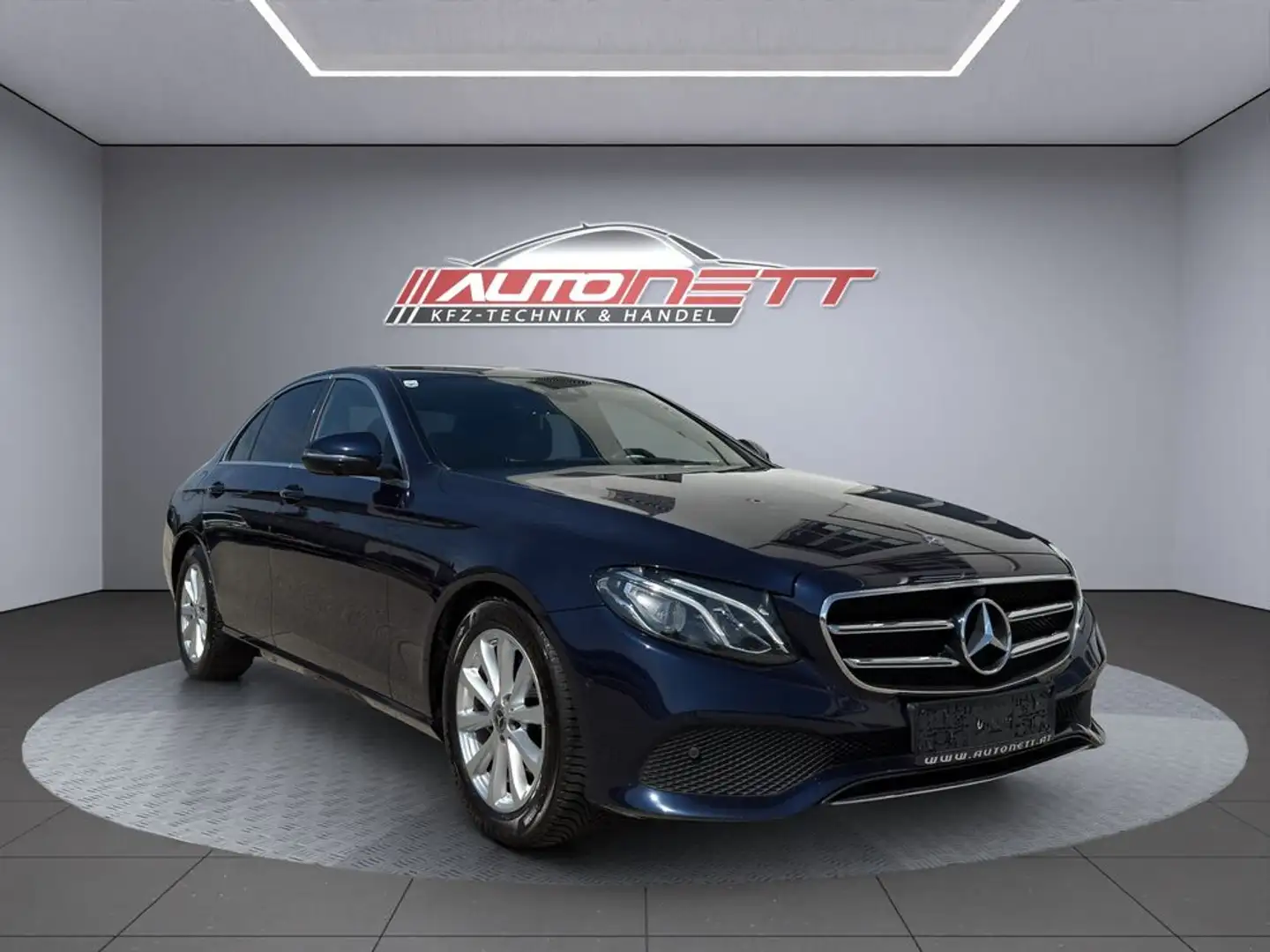 Mercedes-Benz E 220 d (213.004) Blau - 1