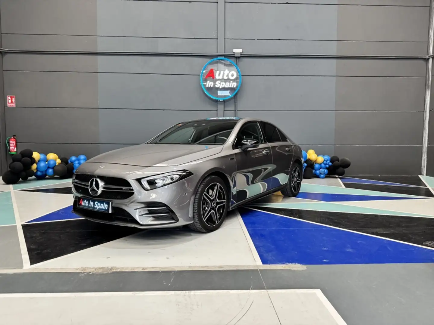 Mercedes-Benz A 250 250e Sedán 8G-DCT Gris - 2