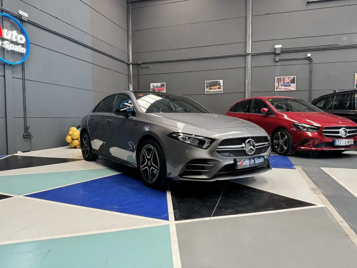 Mercedes-Benz A 250 250e Sedán 8G-DCT Gris - 1