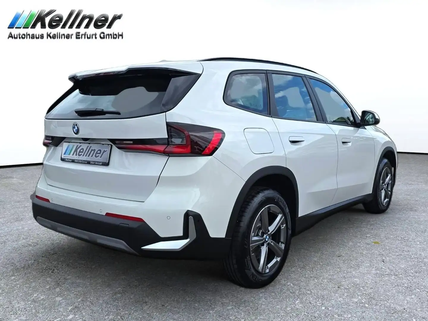 BMW X1 23i xDrive+2-Zonen-Klimaaut.+Wireless+Driv.A Weiß - 2