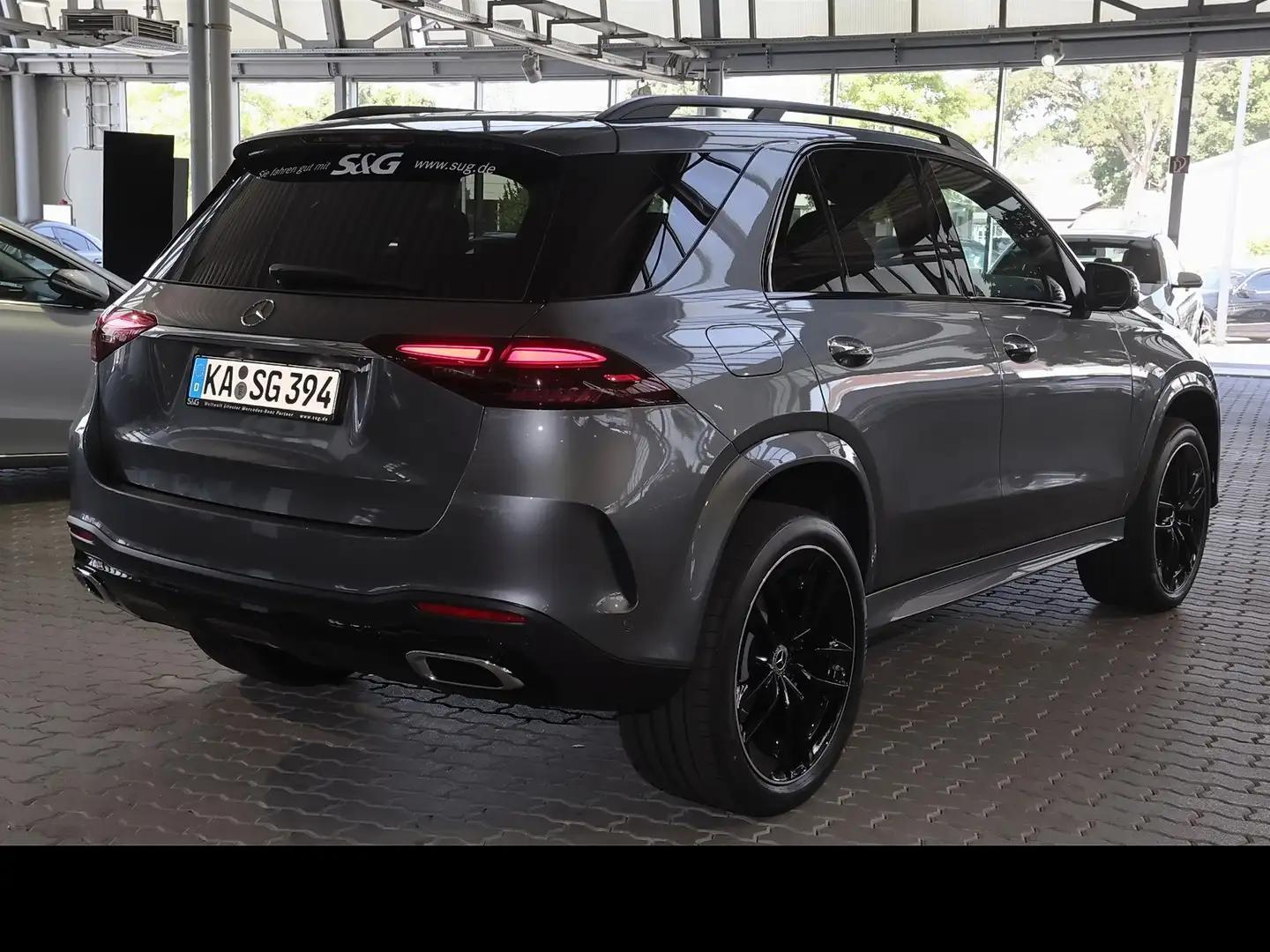 Mercedes-Benz GLE 450 d 4M AMG MBUX+360°+M-LED+AHK+Distro+HUD+ Szürke - 2