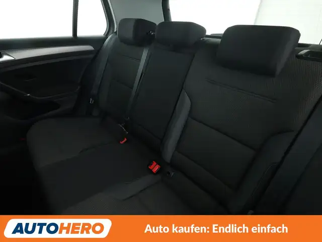 Volkswagen Golf view 14