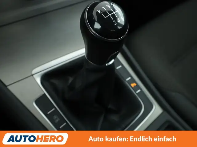 Volkswagen Golf view 26